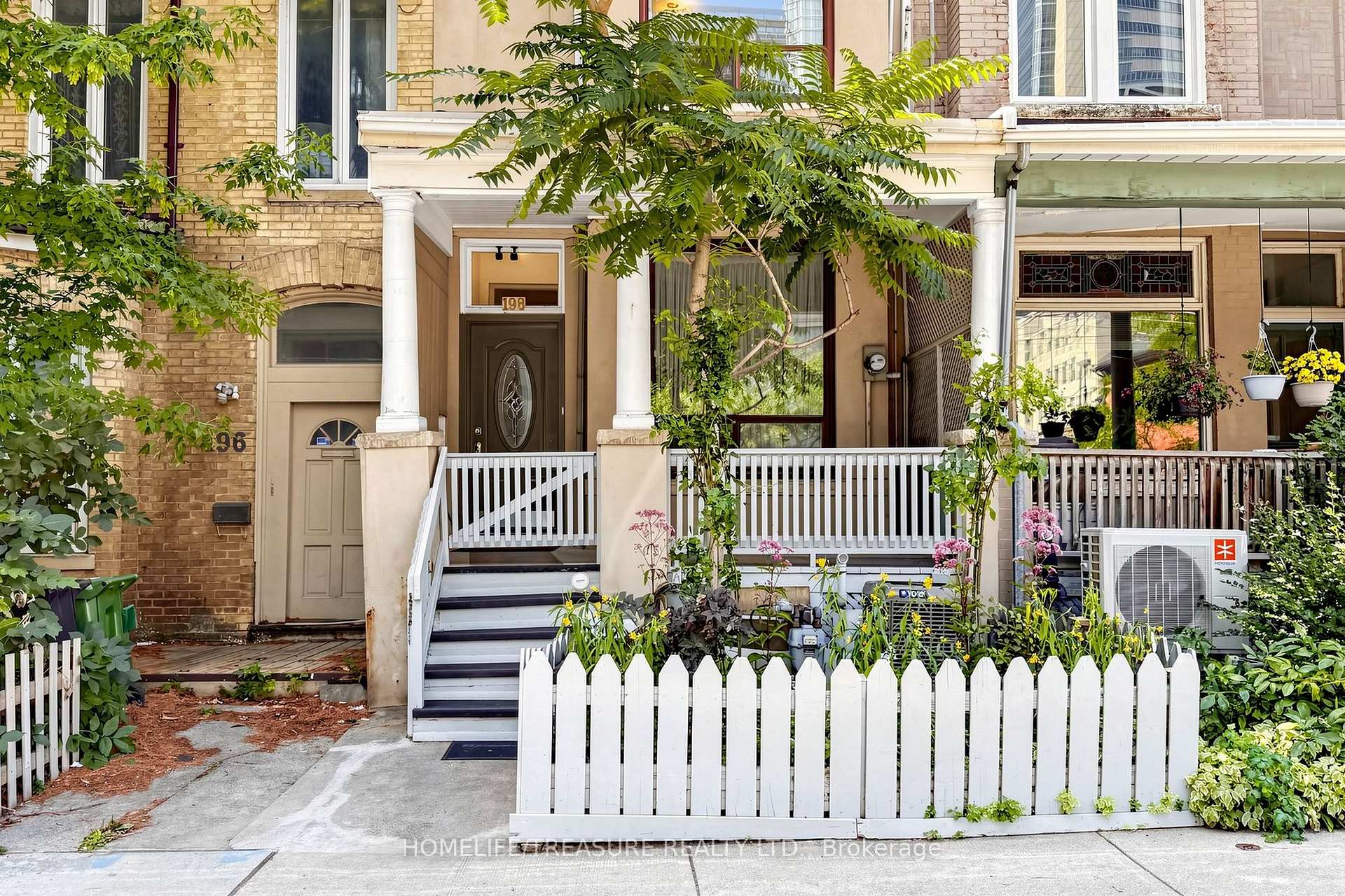Photo 3 of 198 McCaul Street, Toronto, Kensington-Chinatown — HOMEH