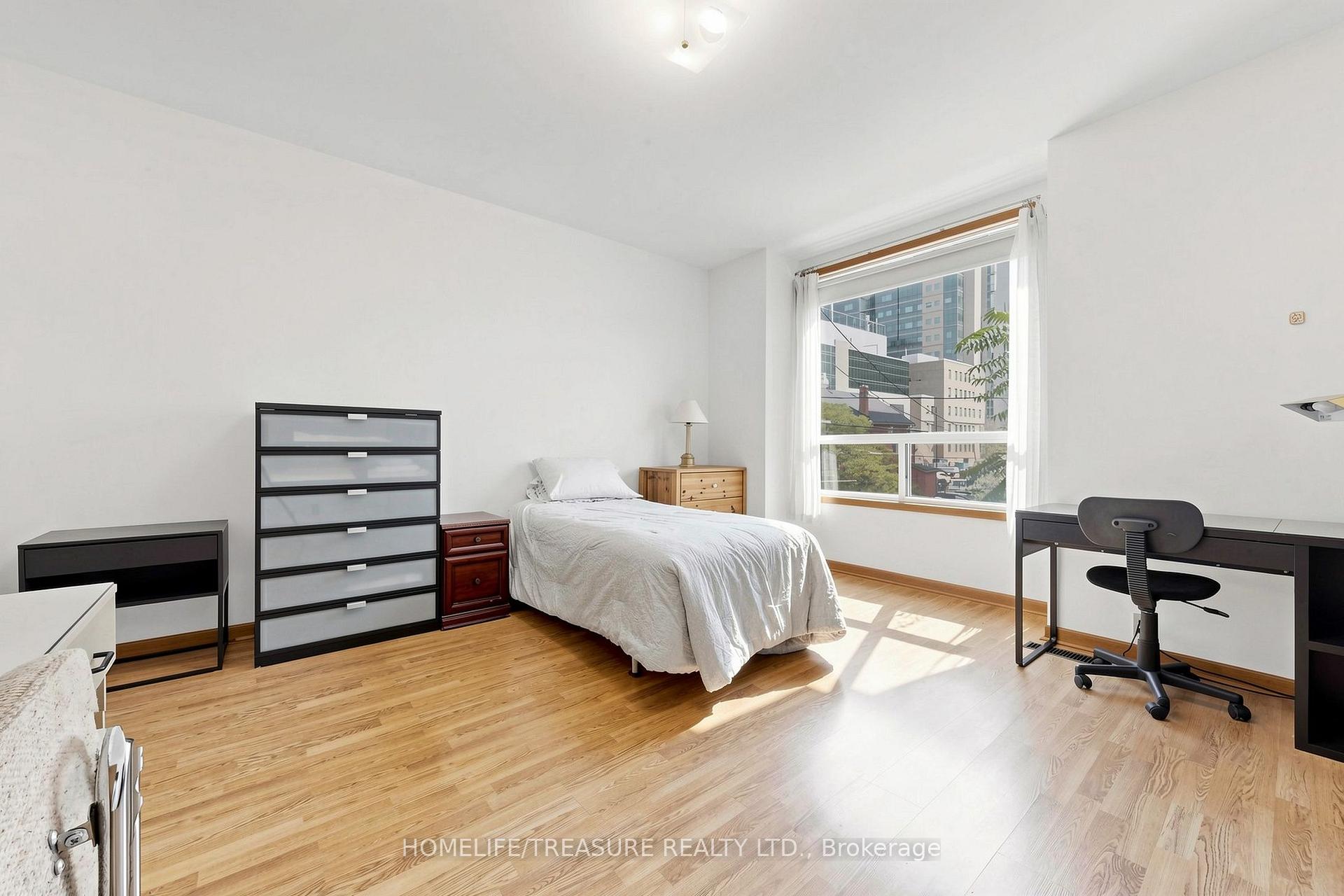 Photo 13 of 198 McCaul Street, Toronto, Kensington-Chinatown — HOMEH