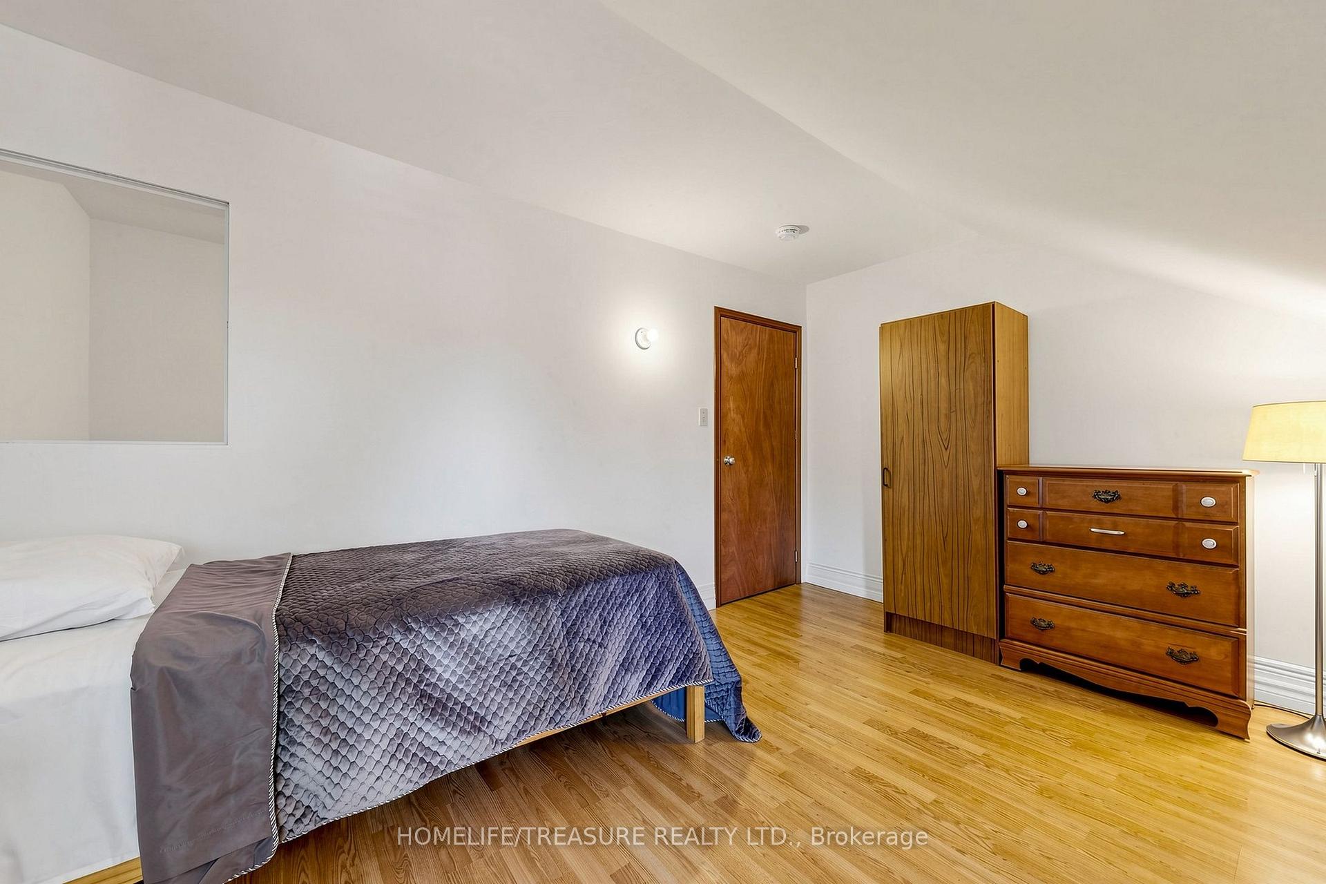 Photo 31 of 198 McCaul Street, Toronto, Kensington-Chinatown — HOMEH