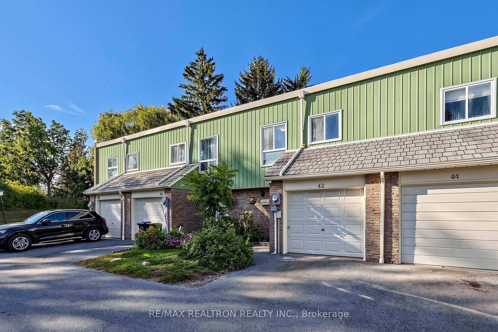 Photo 2 of 42 Pepper Vine Way, North York, Bayview Village — HOMEH