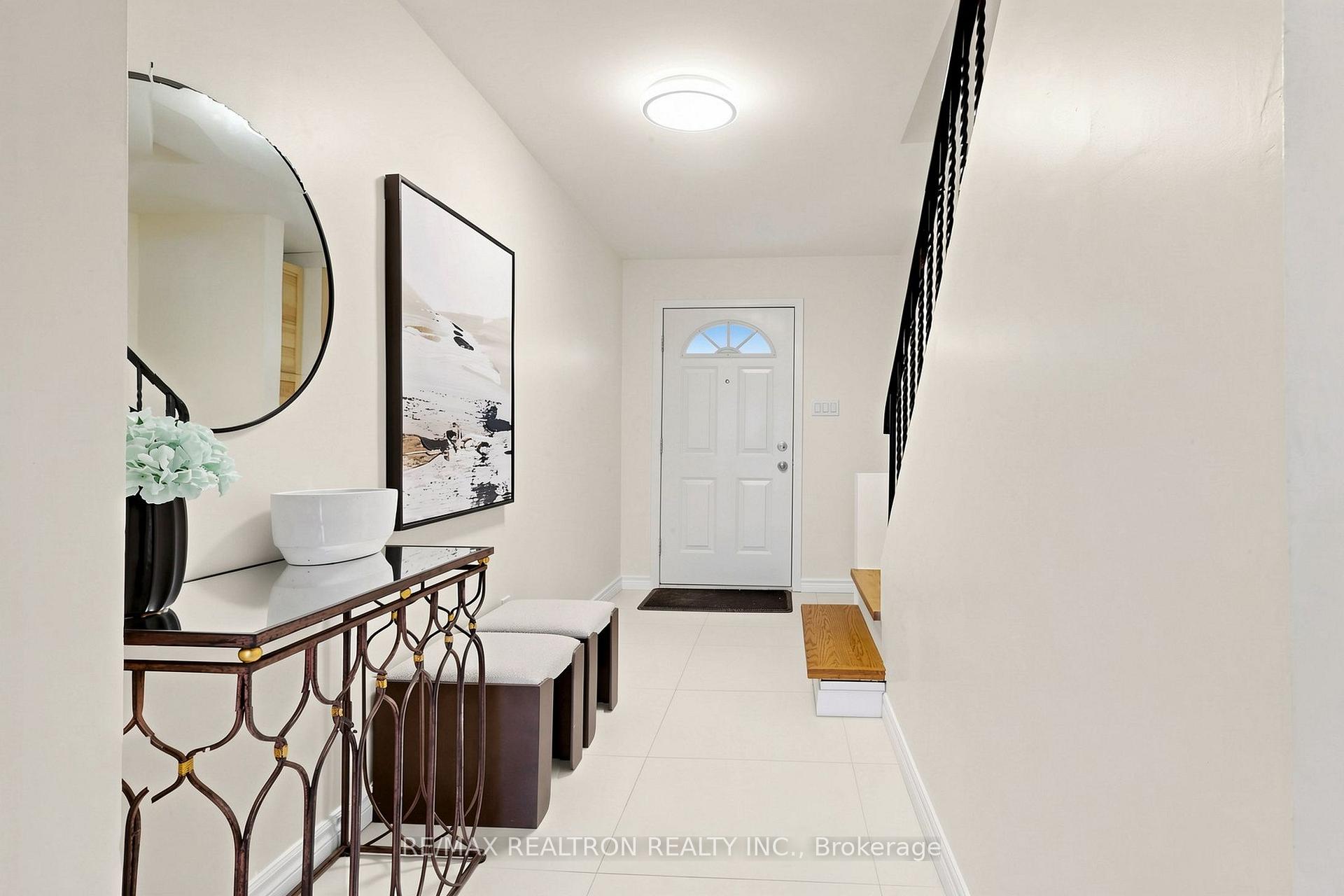 Photo 3 of 42 Pepper Vine Way, North York, Bayview Village — HOMEH