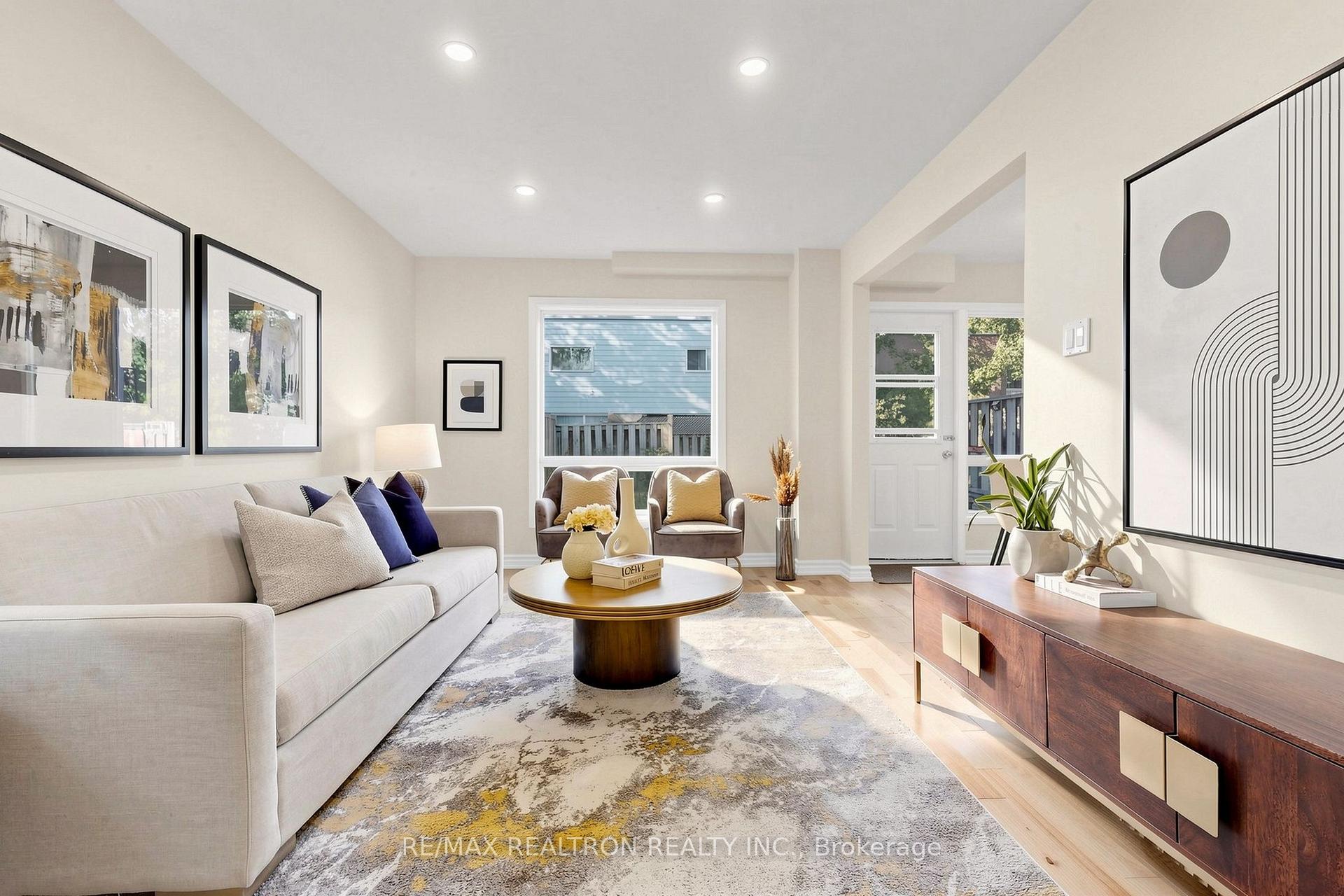 Photo 6 of 42 Pepper Vine Way, North York, Bayview Village — HOMEH