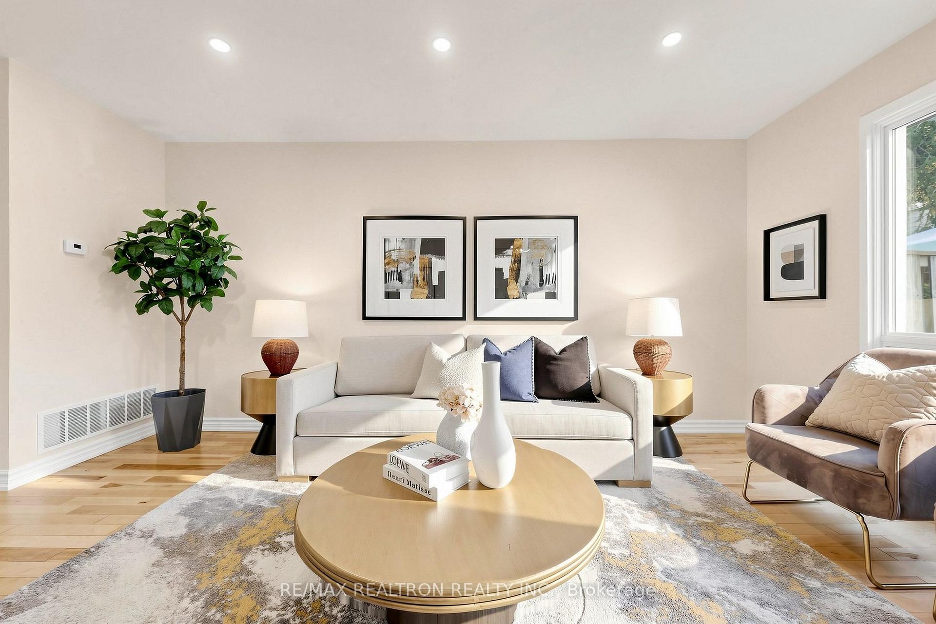 Photo 7 of 42 Pepper Vine Way, North York, Bayview Village — HOMEH