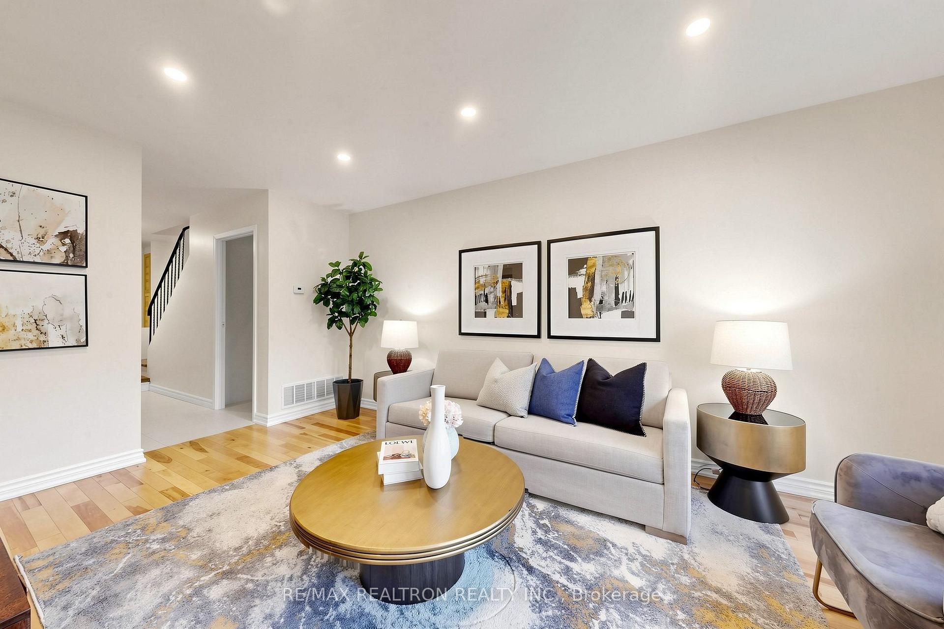 Photo 8 of 42 Pepper Vine Way, North York, Bayview Village — HOMEH