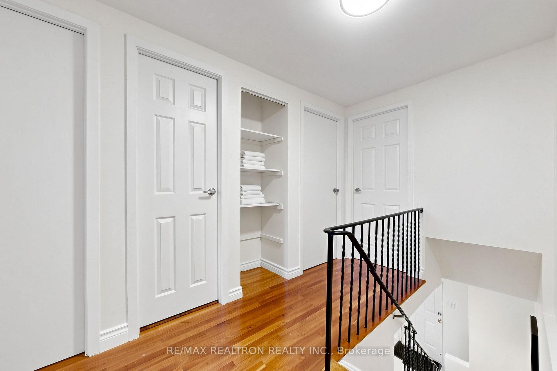 Photo 16 of 42 Pepper Vine Way, North York, Bayview Village — HOMEH