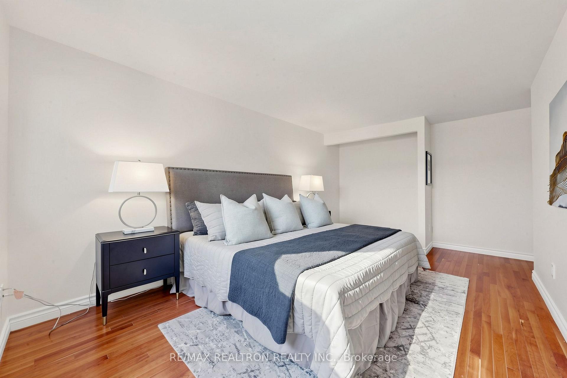 Photo 20 of 42 Pepper Vine Way, North York, Bayview Village — HOMEH