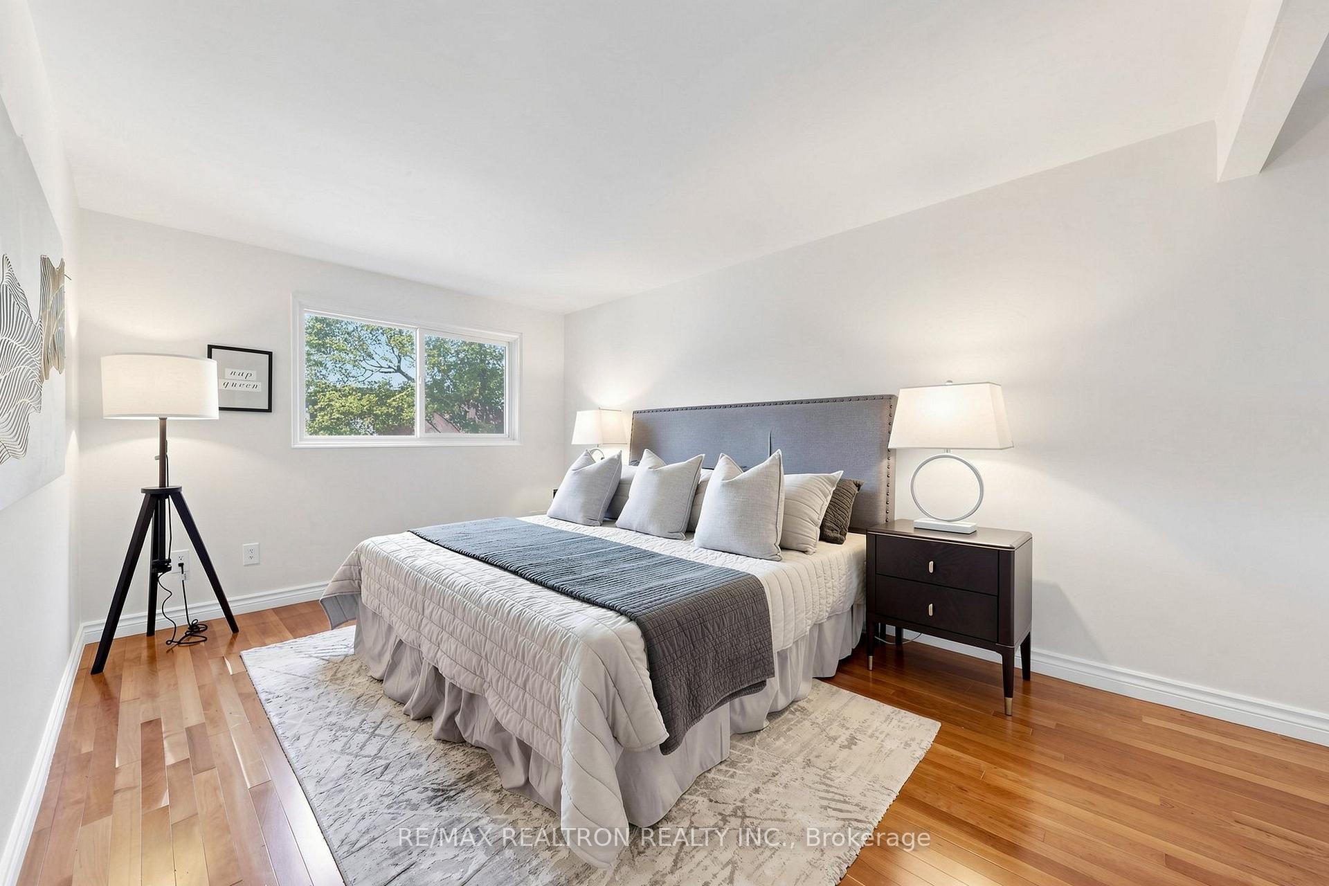 Photo 19 of 42 Pepper Vine Way, North York, Bayview Village — HOMEH