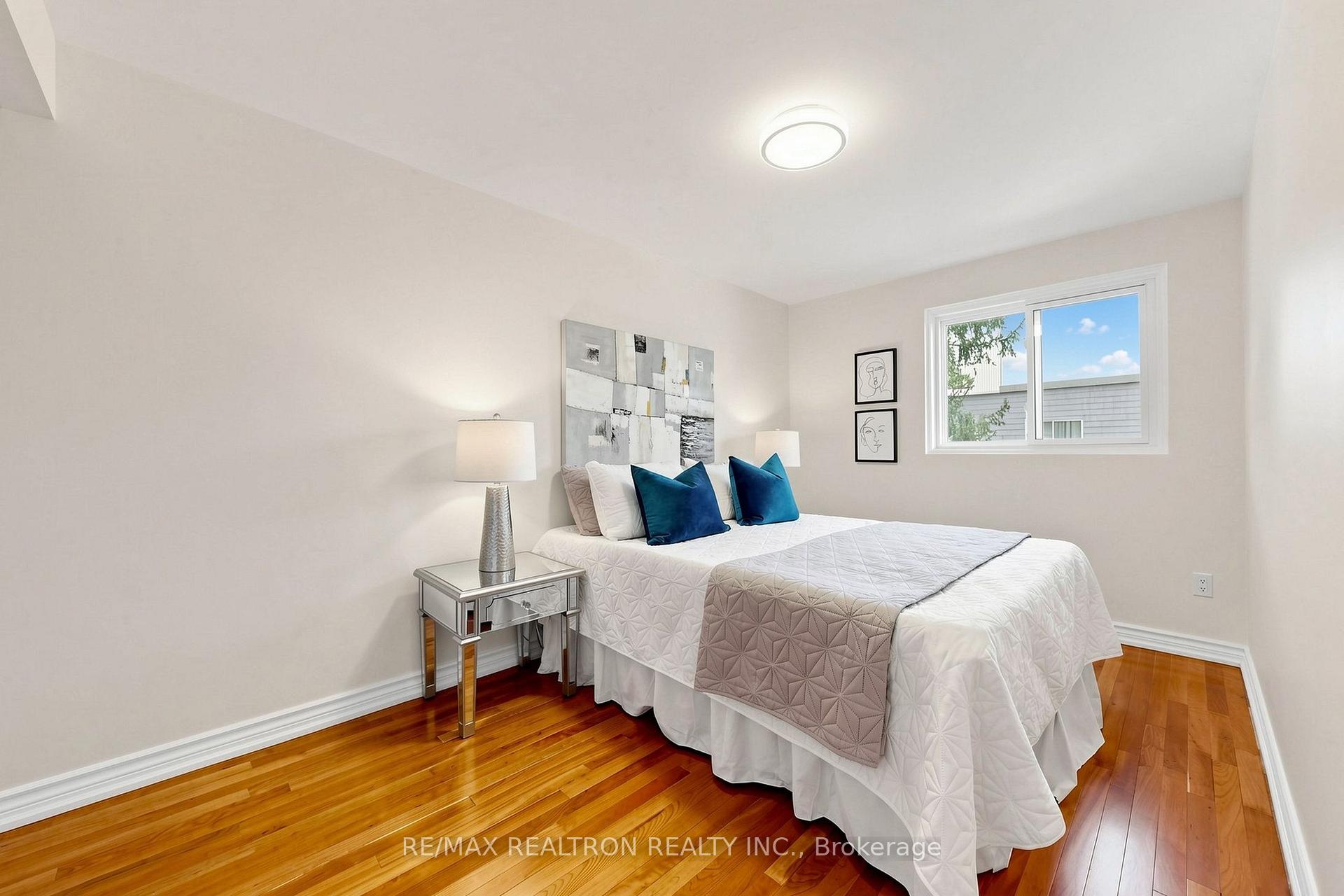 Photo 28 of 42 Pepper Vine Way, North York, Bayview Village — HOMEH