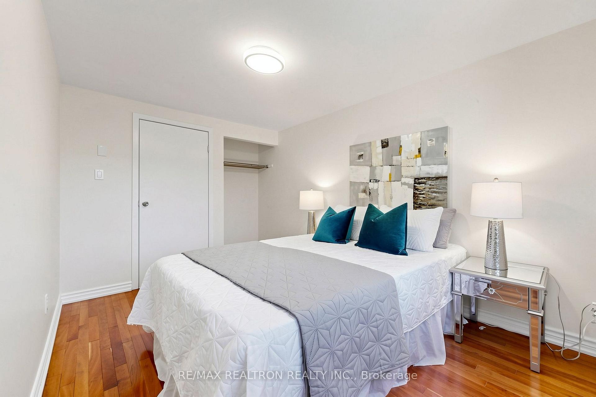 Photo 29 of 42 Pepper Vine Way, North York, Bayview Village — HOMEH