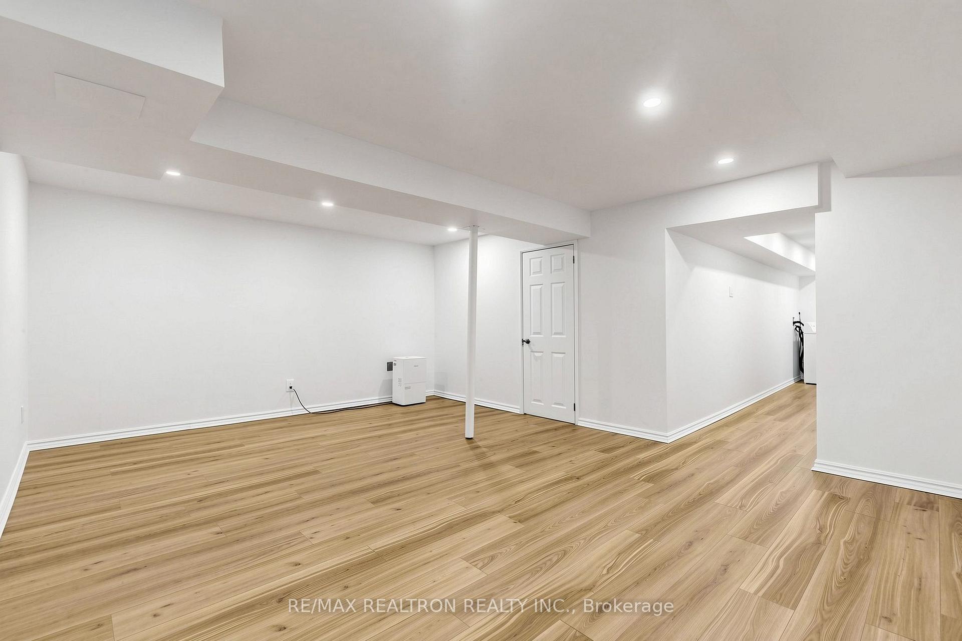 Photo 36 of 42 Pepper Vine Way, North York, Bayview Village — HOMEH