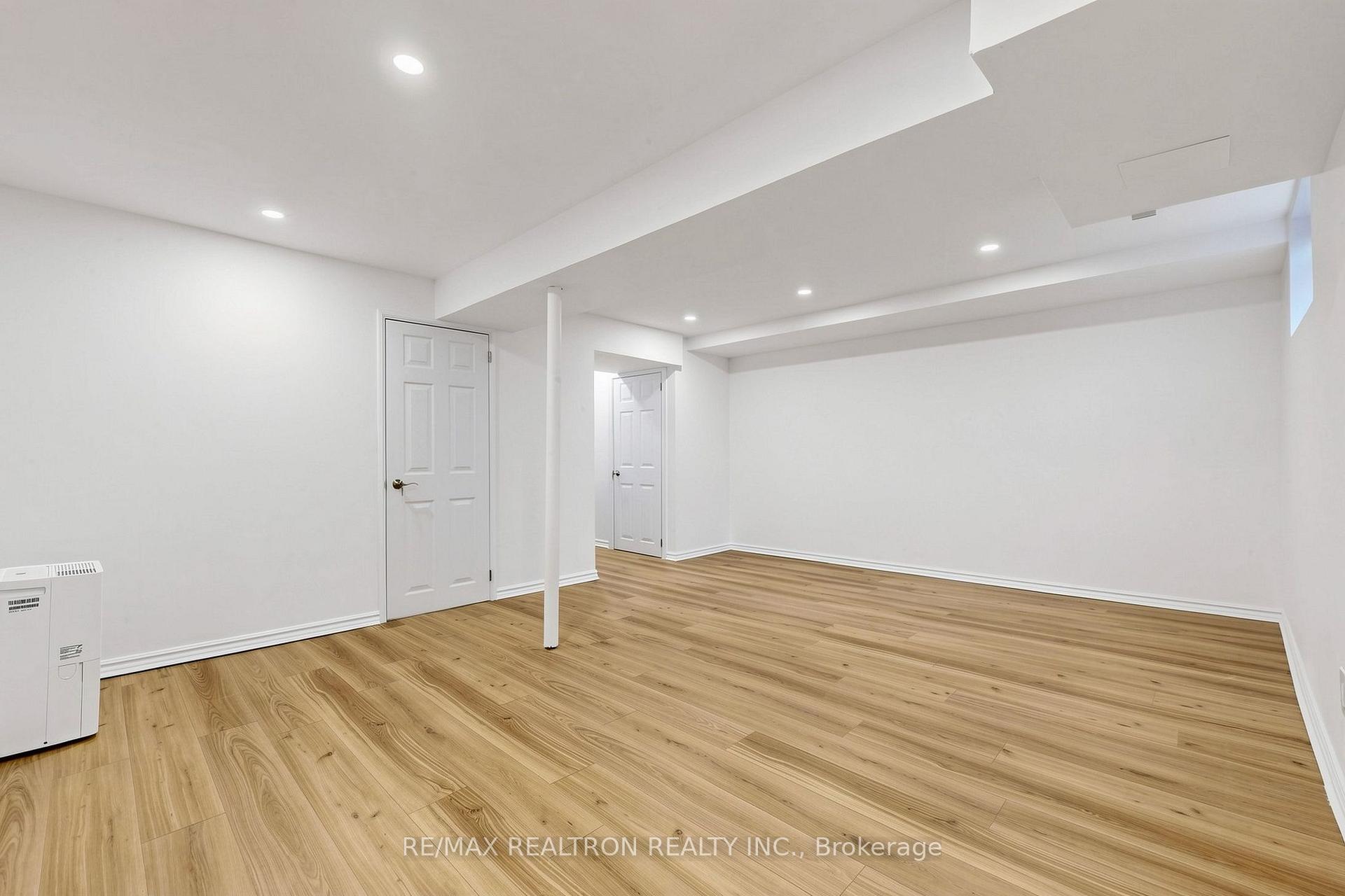 Photo 37 of 42 Pepper Vine Way, North York, Bayview Village — HOMEH