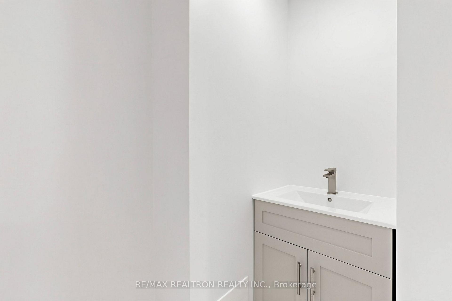 Photo 38 of 42 Pepper Vine Way, North York, Bayview Village — HOMEH