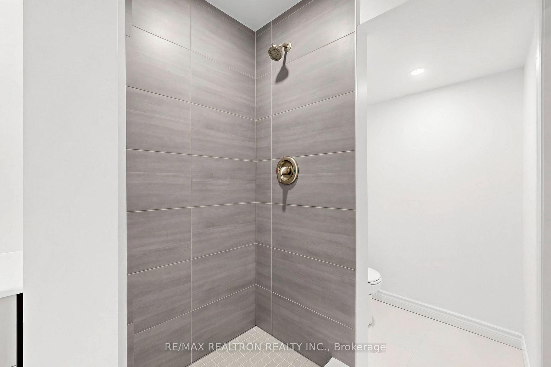 Photo 39 of 42 Pepper Vine Way, North York, Bayview Village — HOMEH
