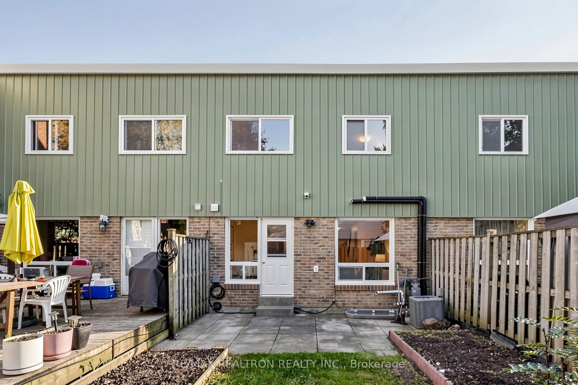 Photo 43 of 42 Pepper Vine Way, North York, Bayview Village — HOMEH
