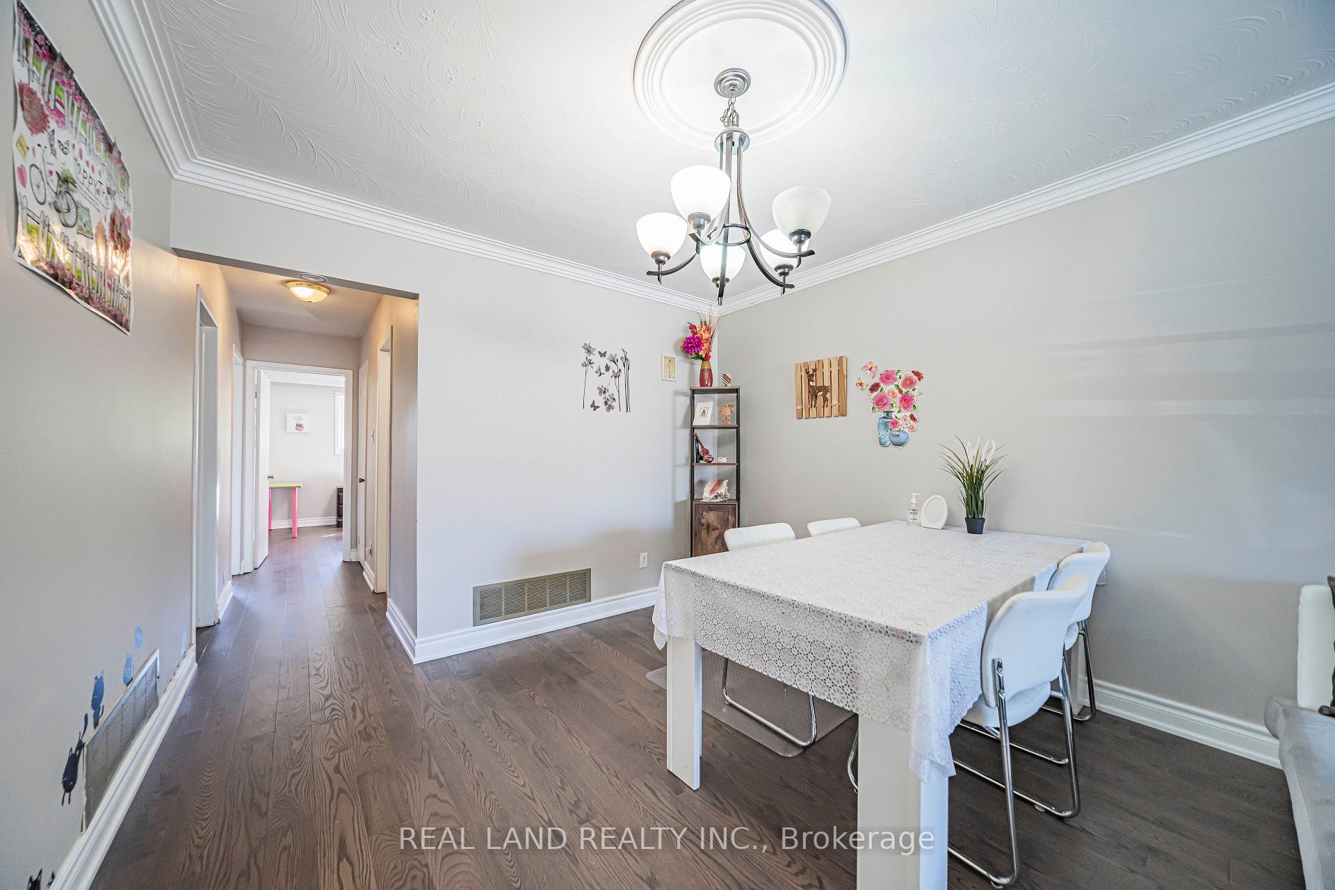 Photo 14 of 37 Pawnee Avenue, North York, Pleasant View — HOMEH