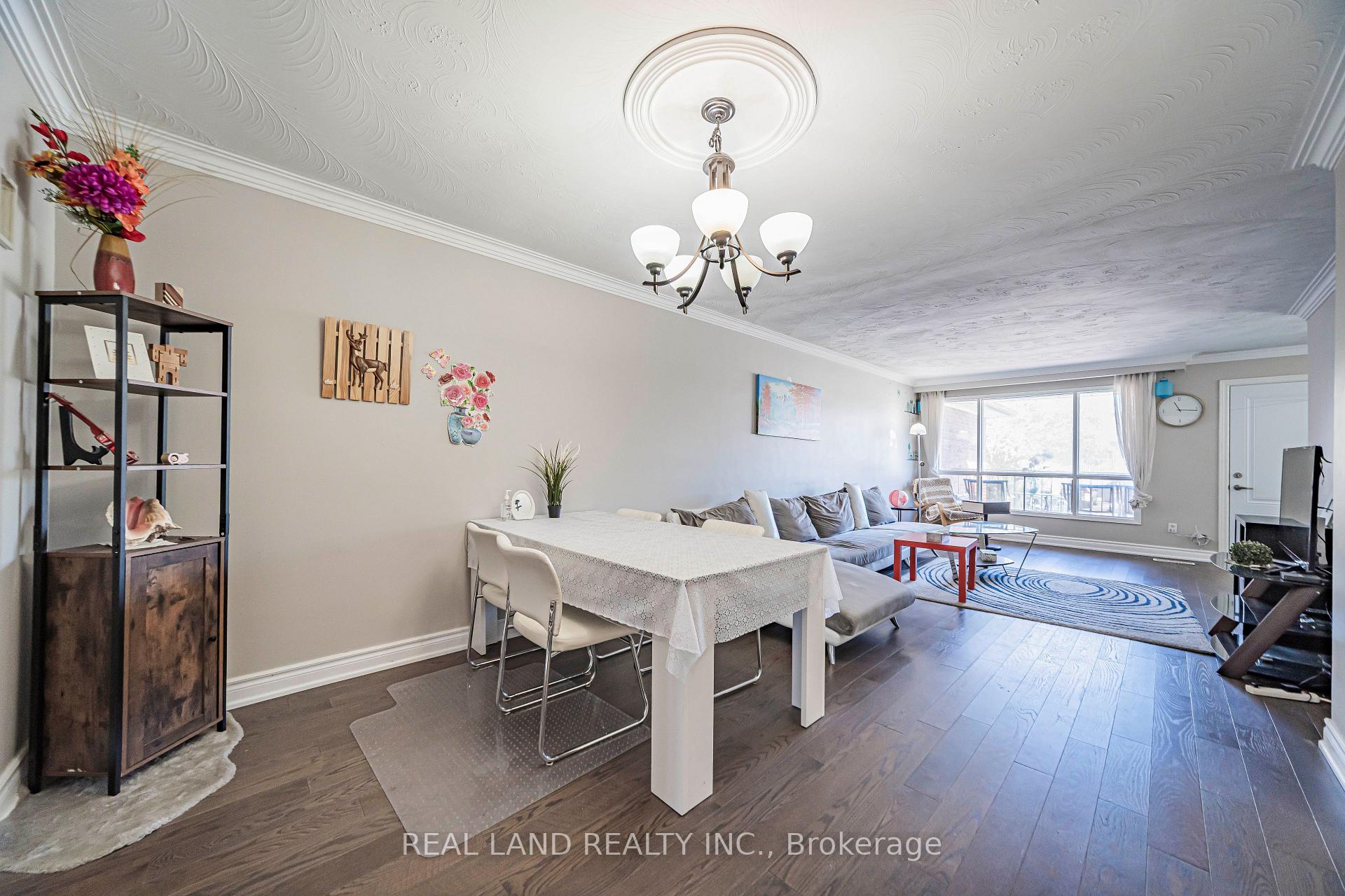 Photo 16 of 37 Pawnee Avenue, North York, Pleasant View — HOMEH