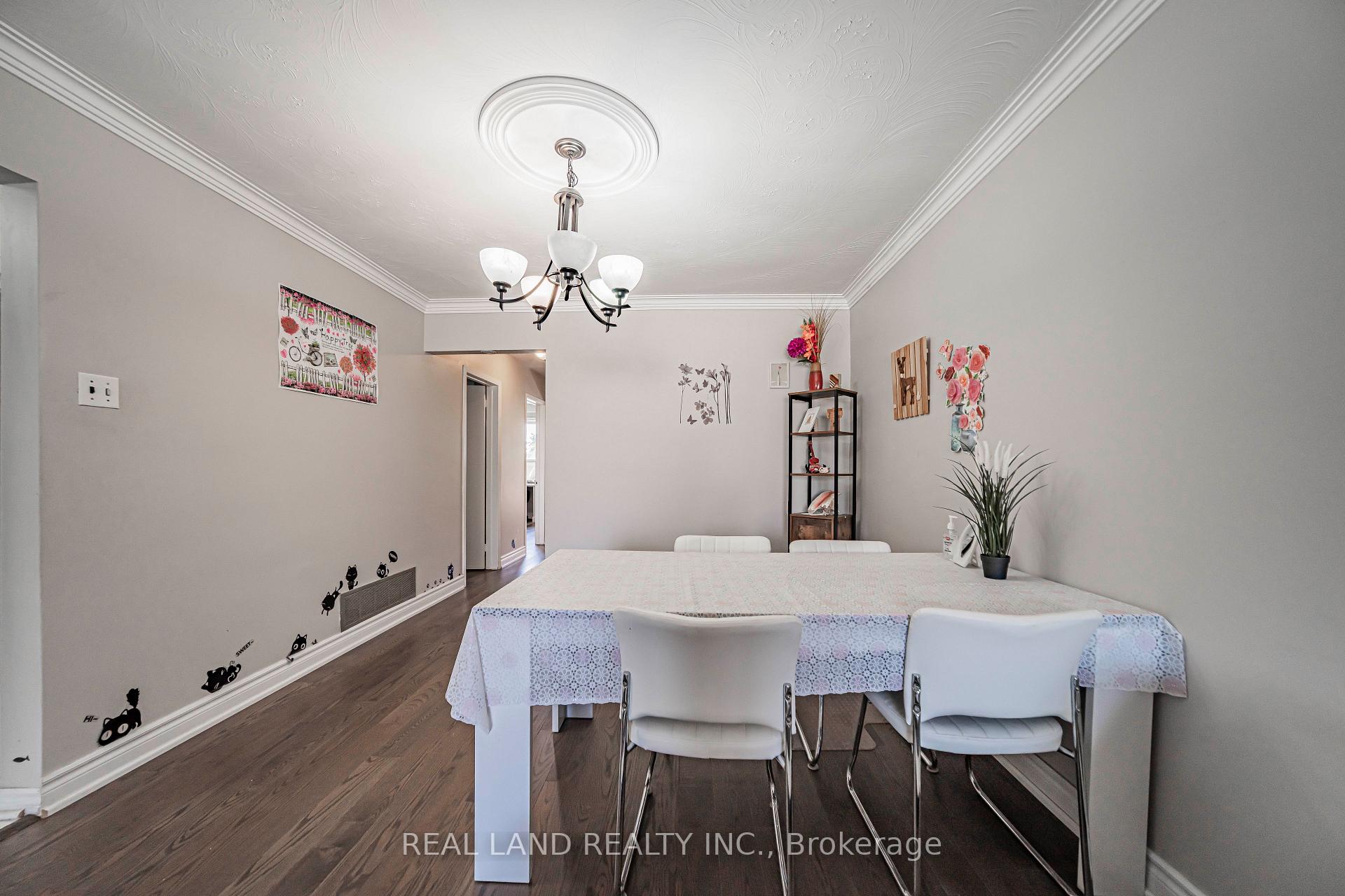 Photo 17 of 37 Pawnee Avenue, North York, Pleasant View — HOMEH