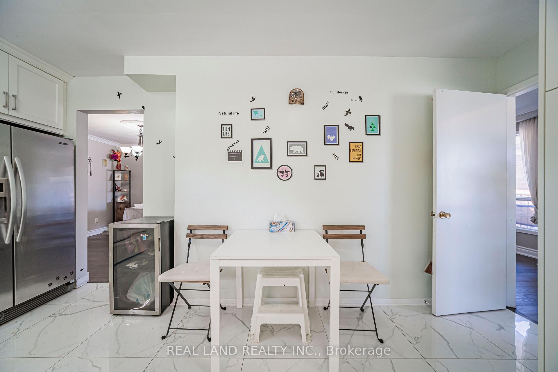 Photo 21 of 37 Pawnee Avenue, North York, Pleasant View — HOMEH