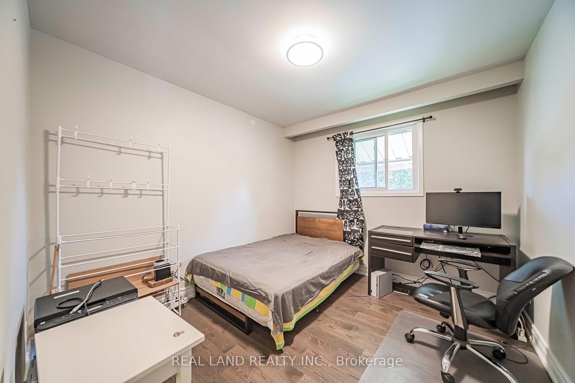 Photo 25 of 37 Pawnee Avenue, North York, Pleasant View — HOMEH