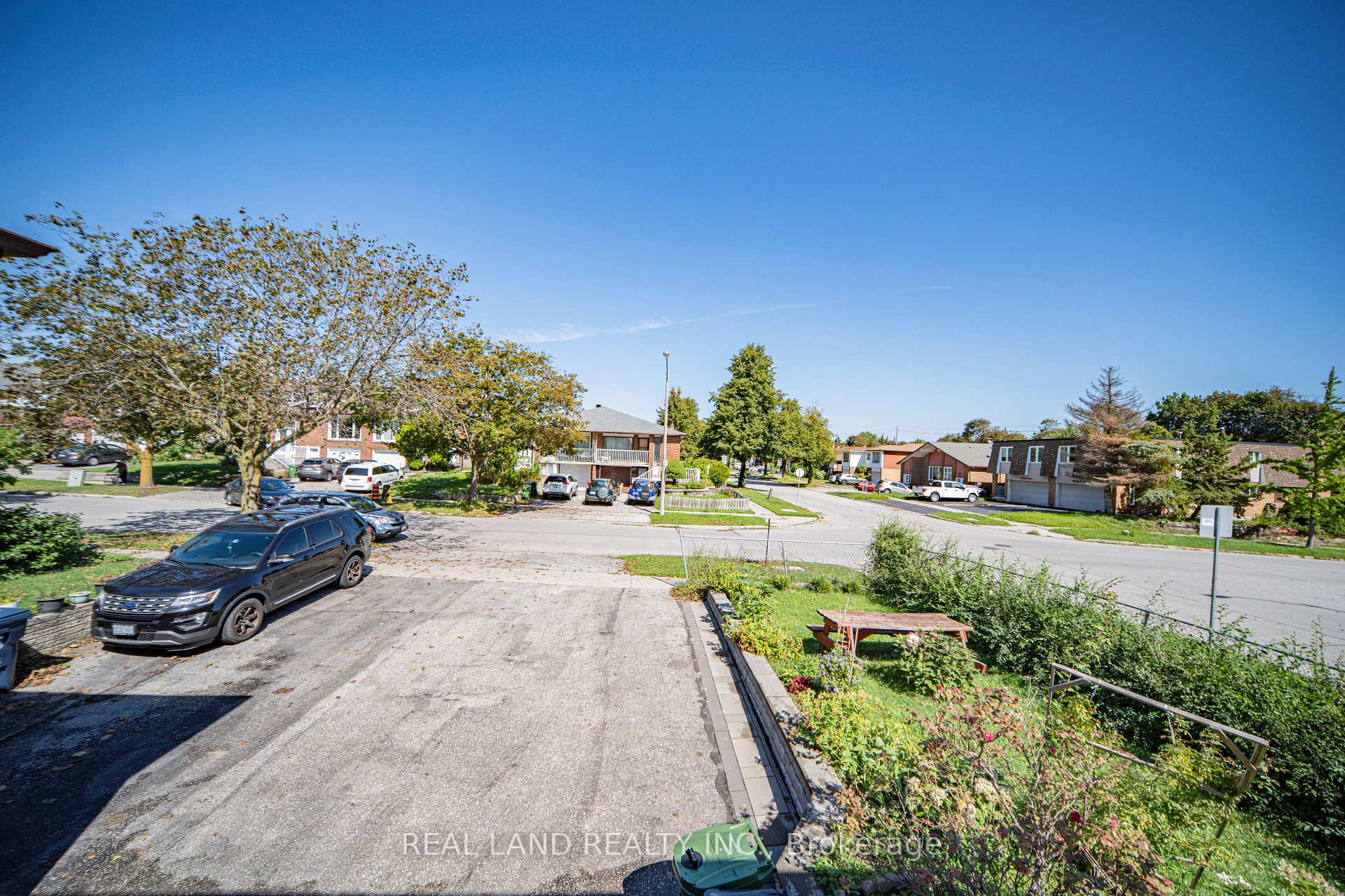 Photo 46 of 37 Pawnee Avenue, North York, Pleasant View — HOMEH