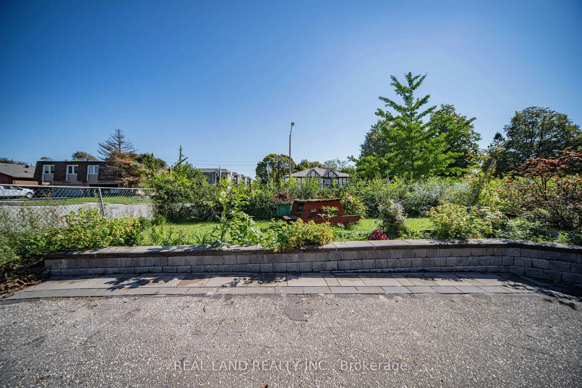 Photo 49 of 37 Pawnee Avenue, North York, Pleasant View — HOMEH