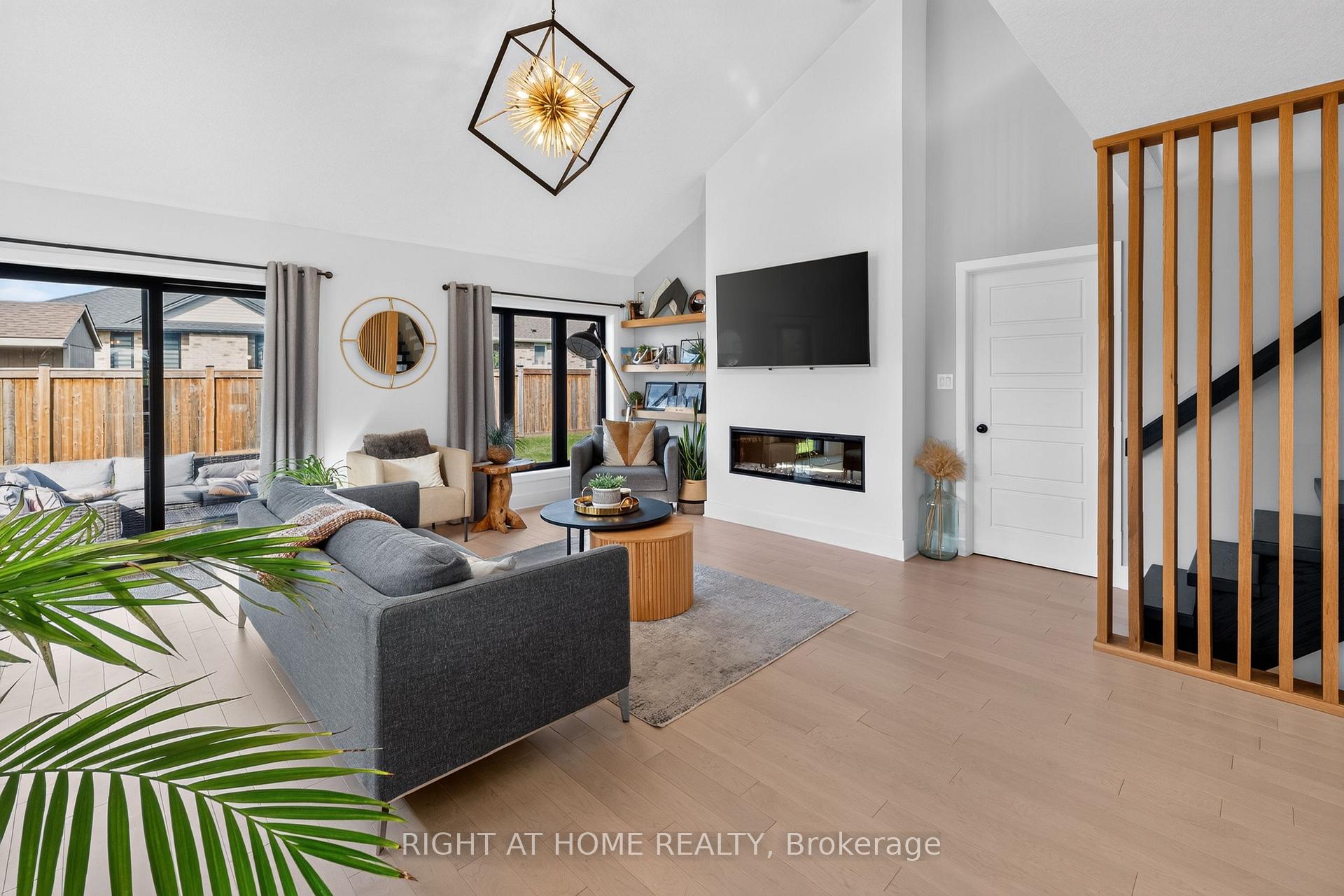 Photo 15 of 29 Harlequin Court, St. Thomas — HOMEH