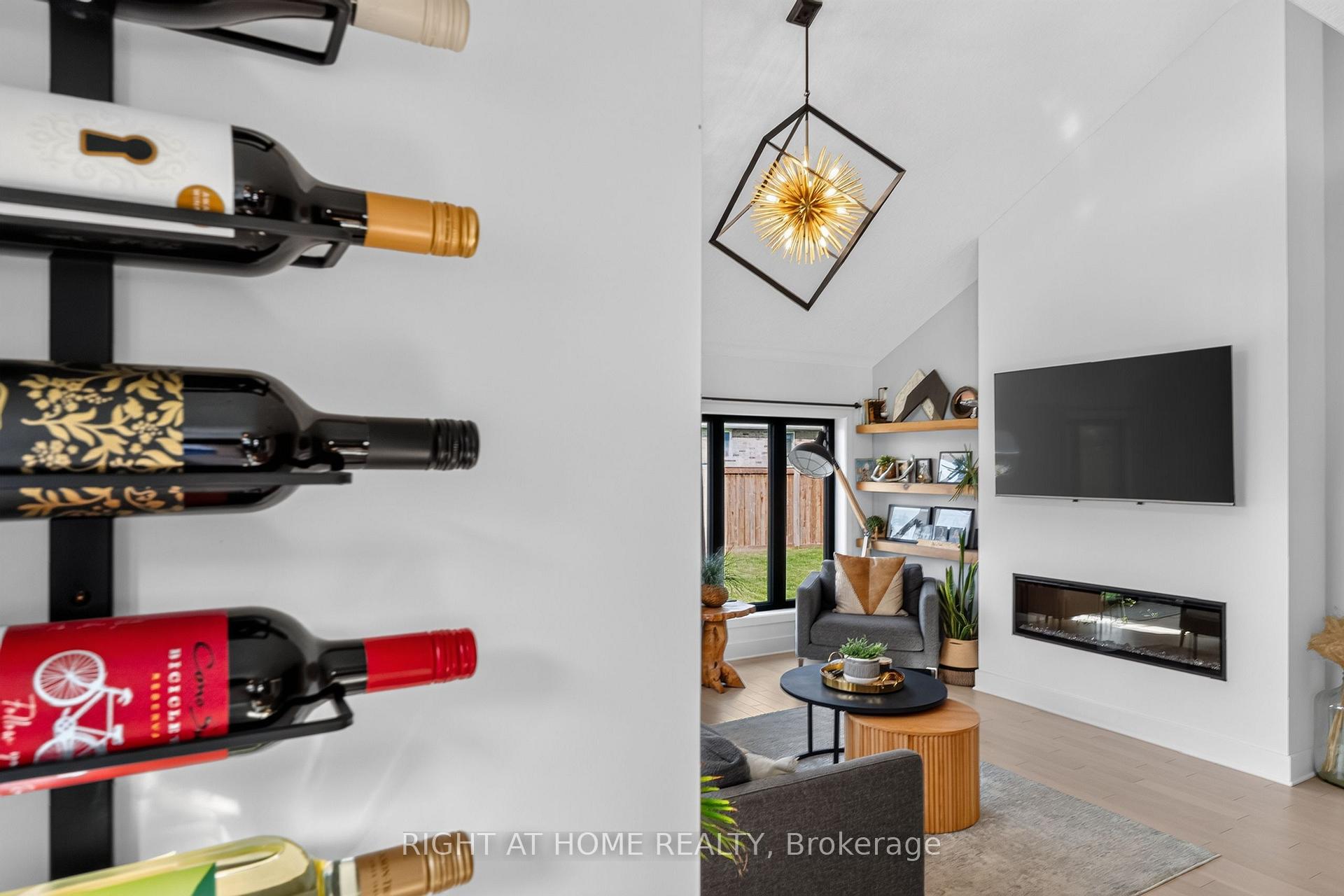Photo 21 of 29 Harlequin Court, St. Thomas — HOMEH