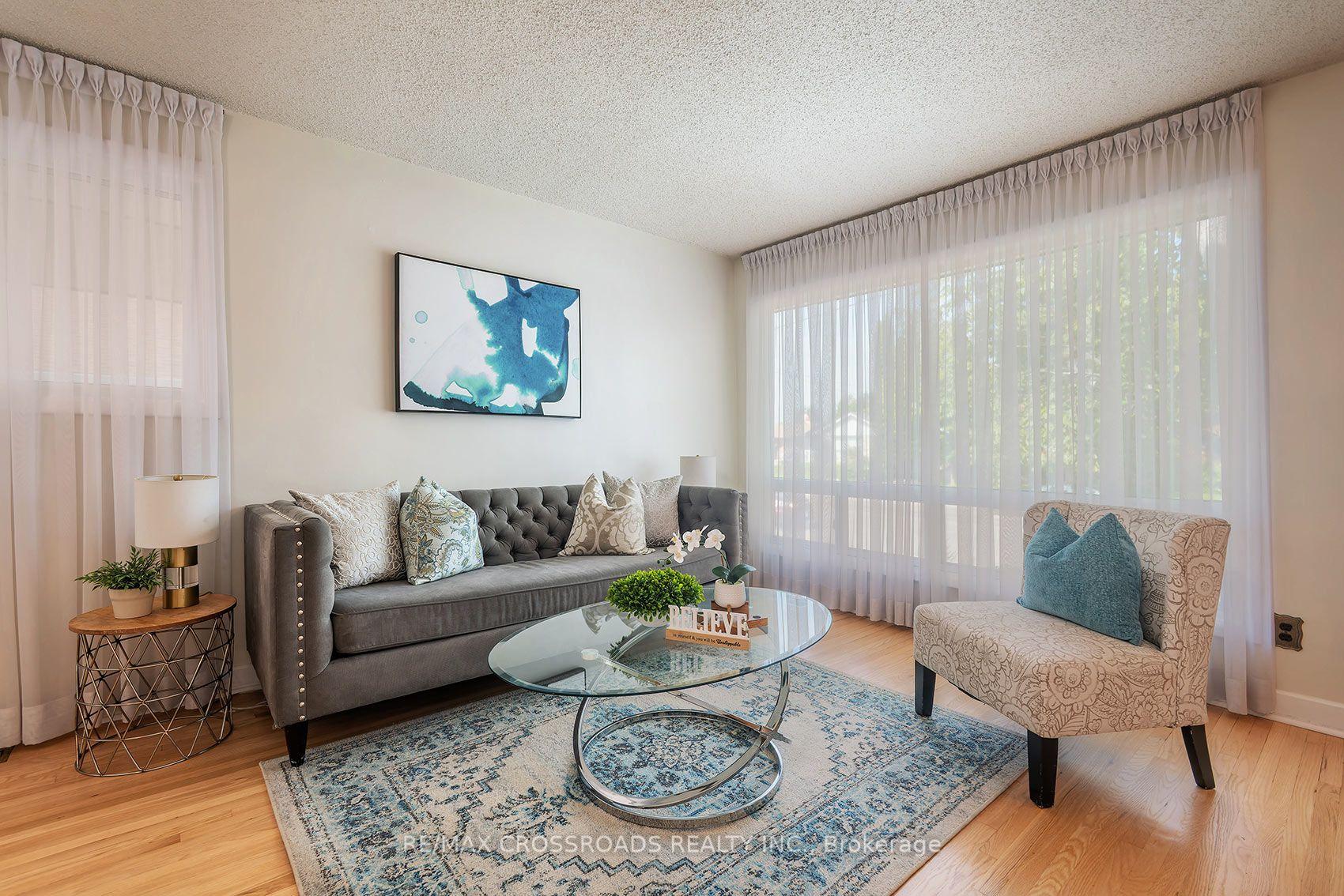 Photo 8 of 887 Brimorton Drive, Scarborough, Woburn — HOMEH