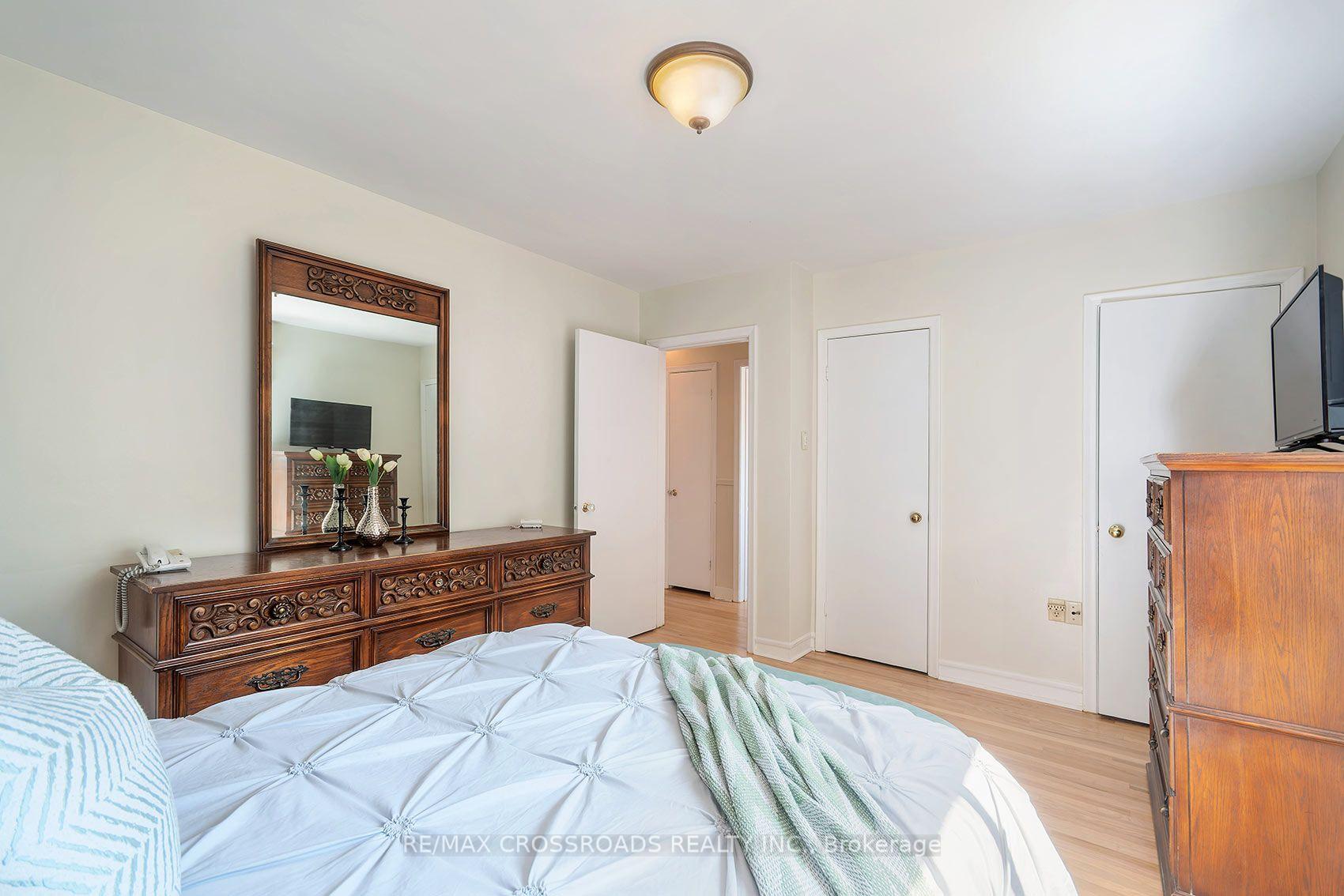 Photo 16 of 887 Brimorton Drive, Scarborough, Woburn — HOMEH