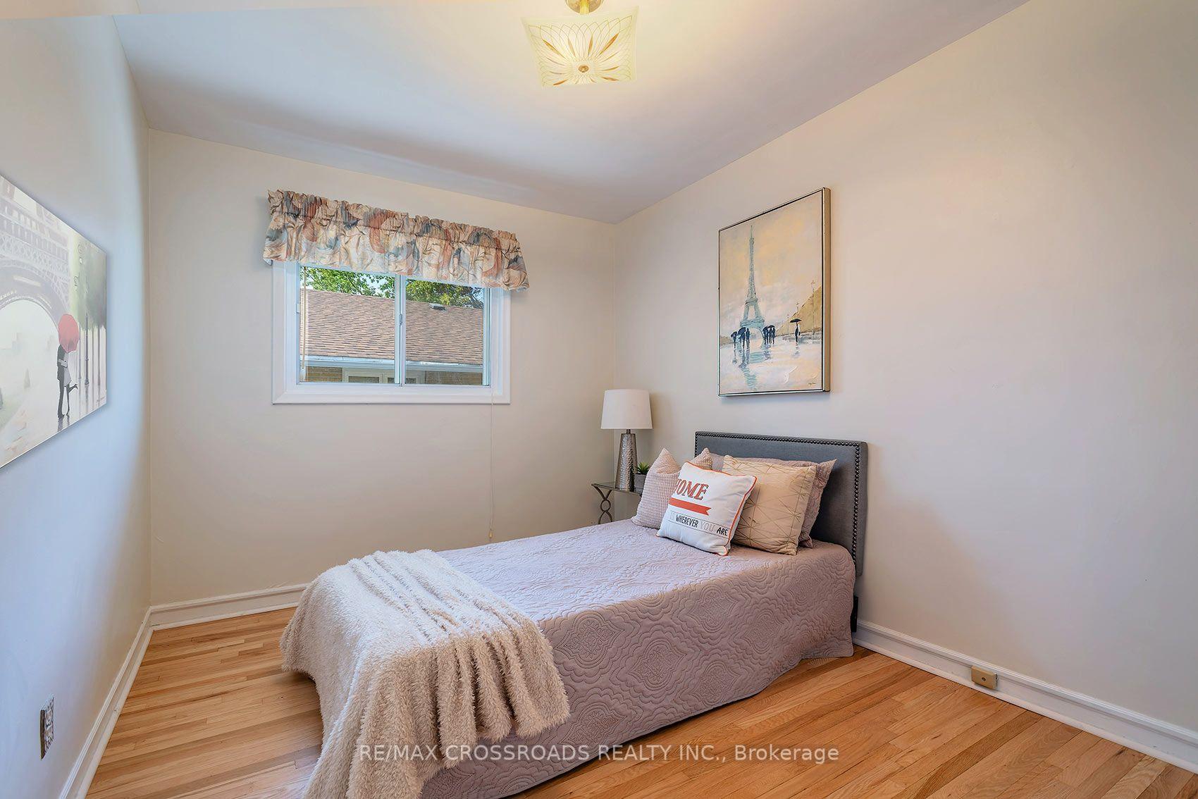 Photo 19 of 887 Brimorton Drive, Scarborough, Woburn — HOMEH