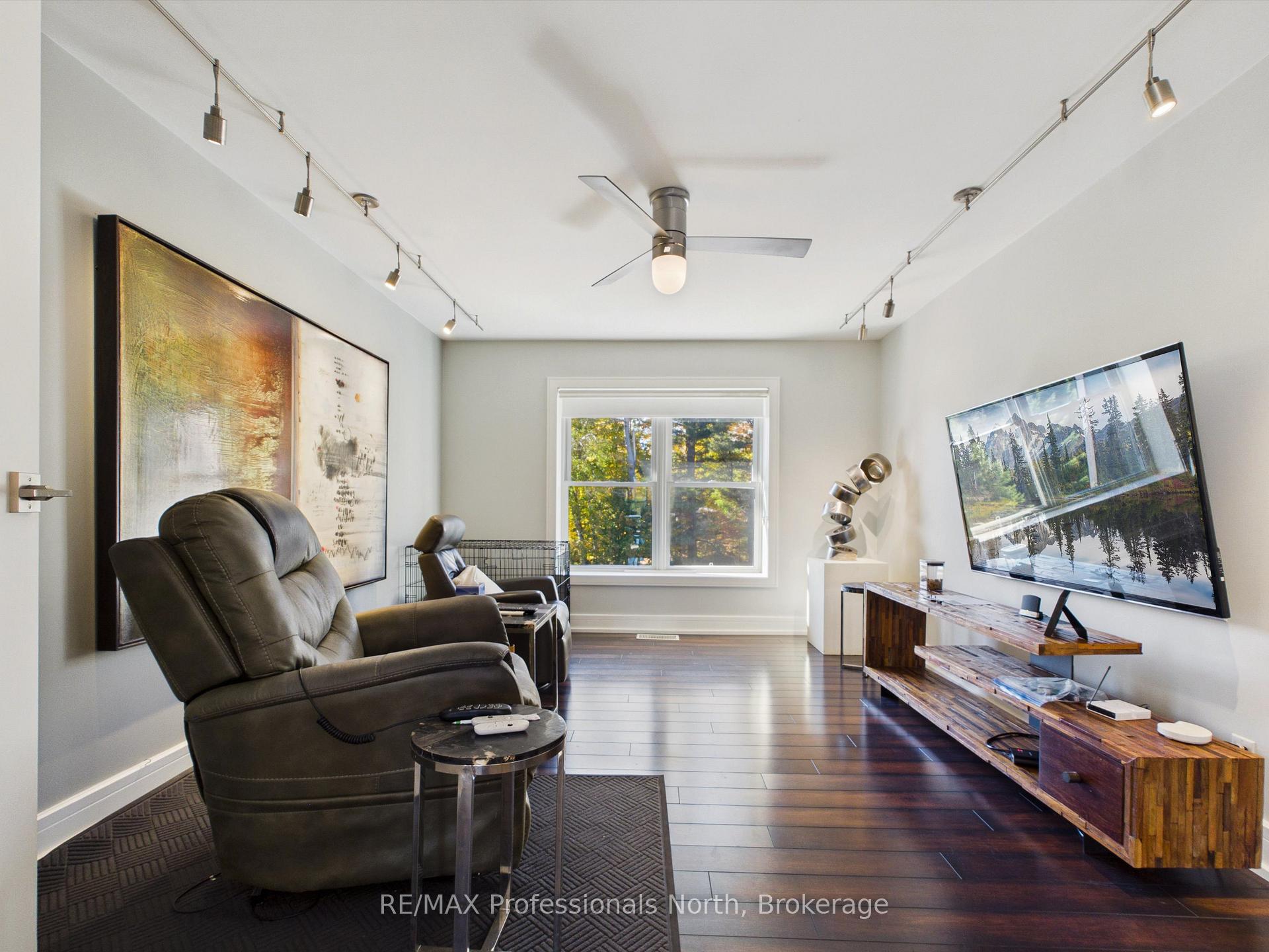 Photo 24 of Unit 405, 10A Kimberley Avenue, Bracebridge — HOMEH