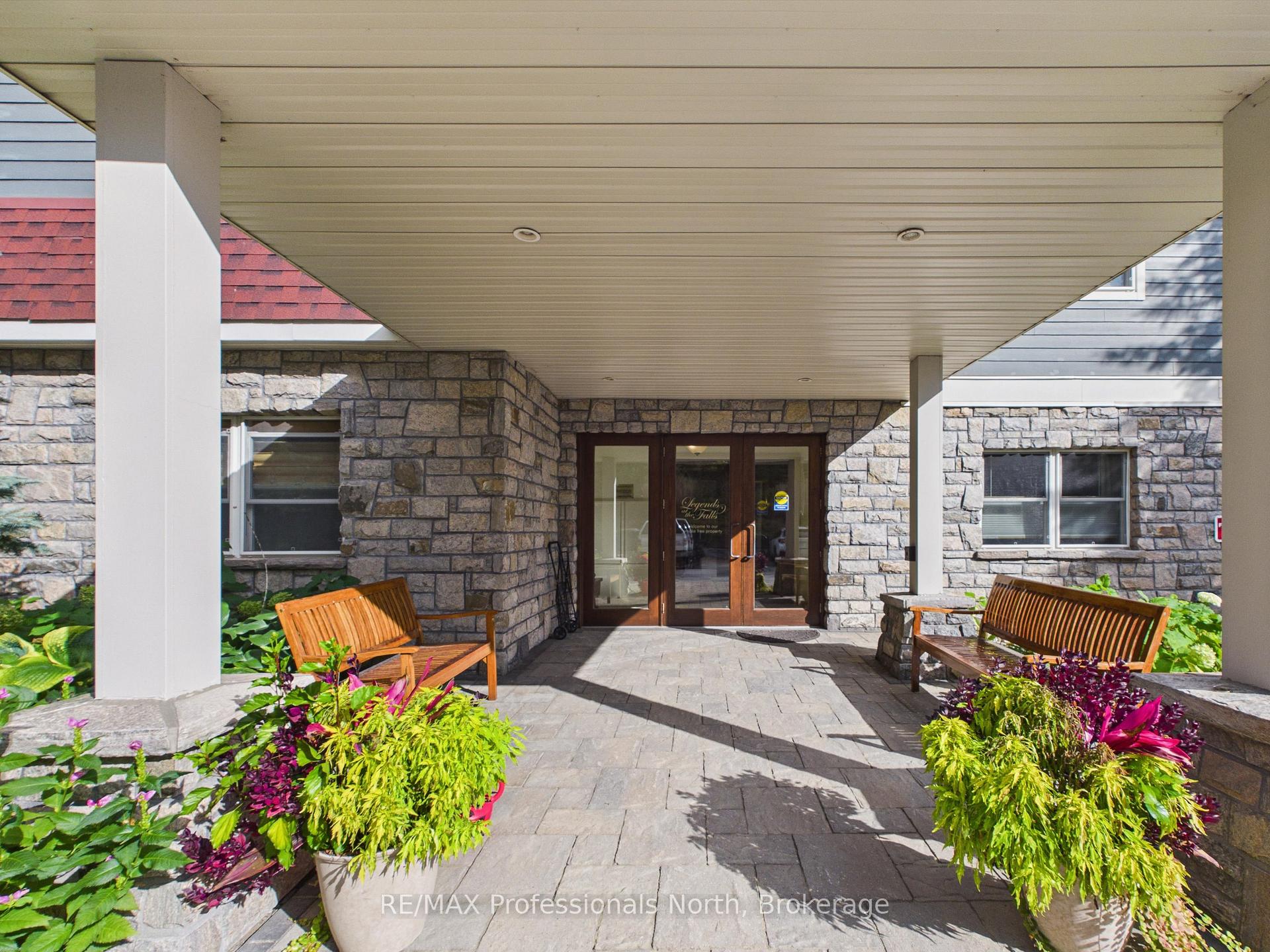 Photo 31 of Unit 405, 10A Kimberley Avenue, Bracebridge — HOMEH