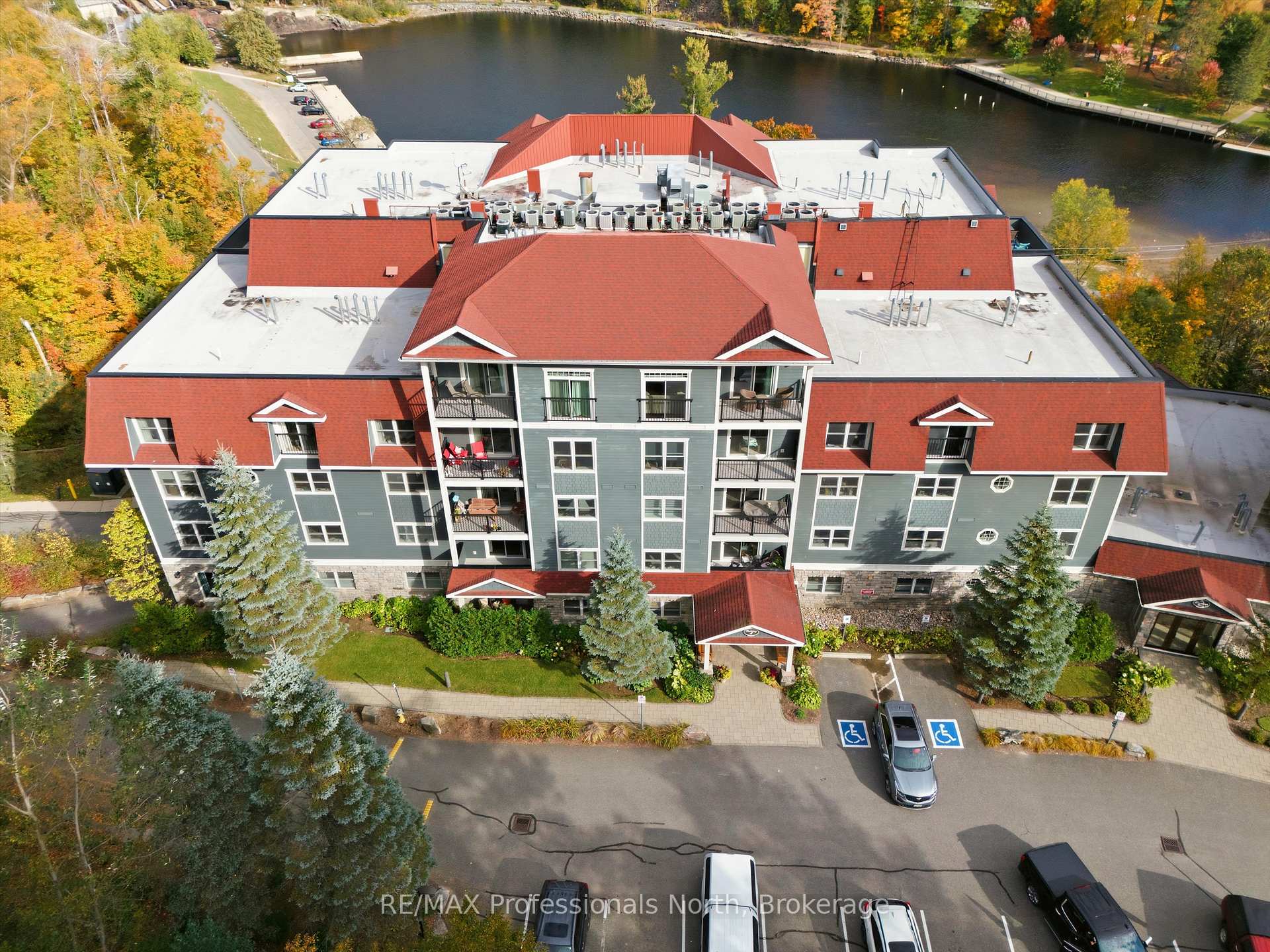 Photo 38 of Unit 405, 10A Kimberley Avenue, Bracebridge — HOMEH
