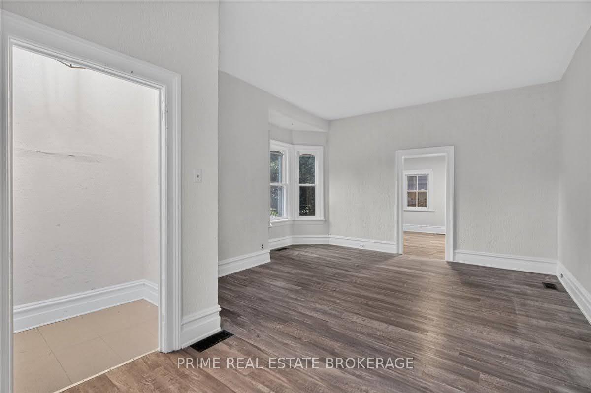 Photo 6 of 42 Bruce Street, London, South F — HOMEH