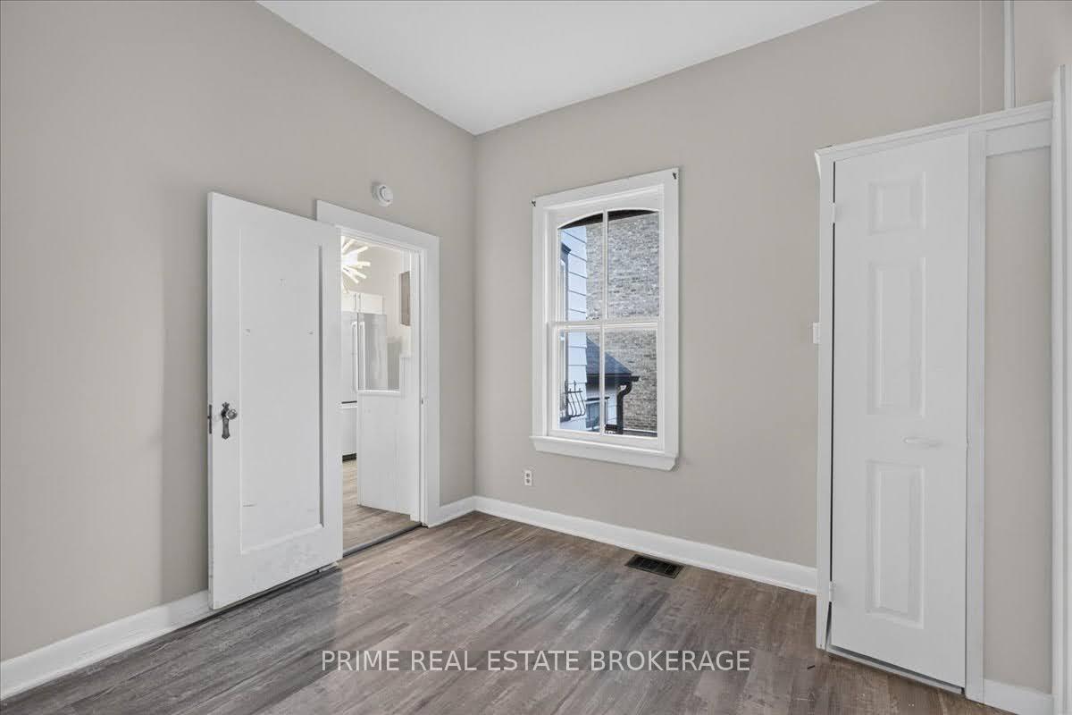 Photo 17 of 42 Bruce Street, London, South F — HOMEH