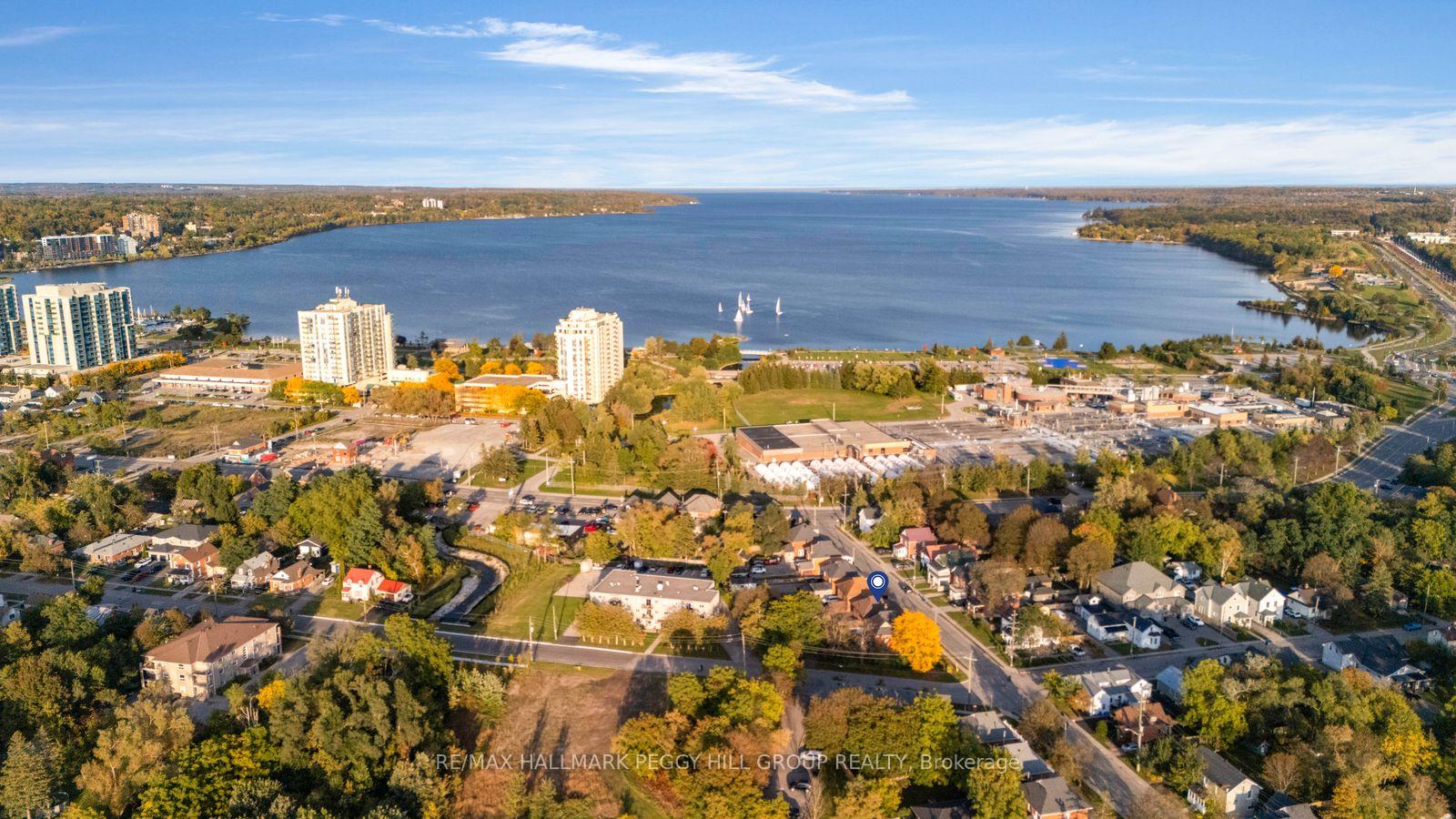 Photo 3 of 48 Brock Street, Barrie, Sanford — HOMEH