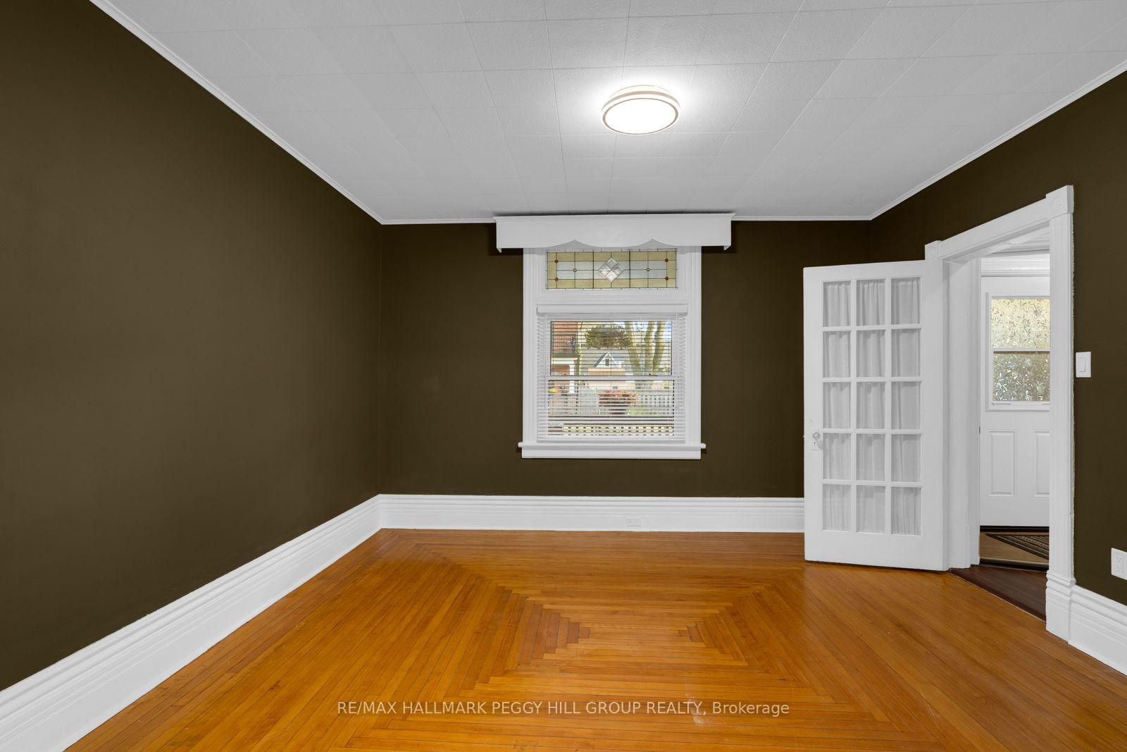 Photo 7 of 48 Brock Street, Barrie, Sanford — HOMEH