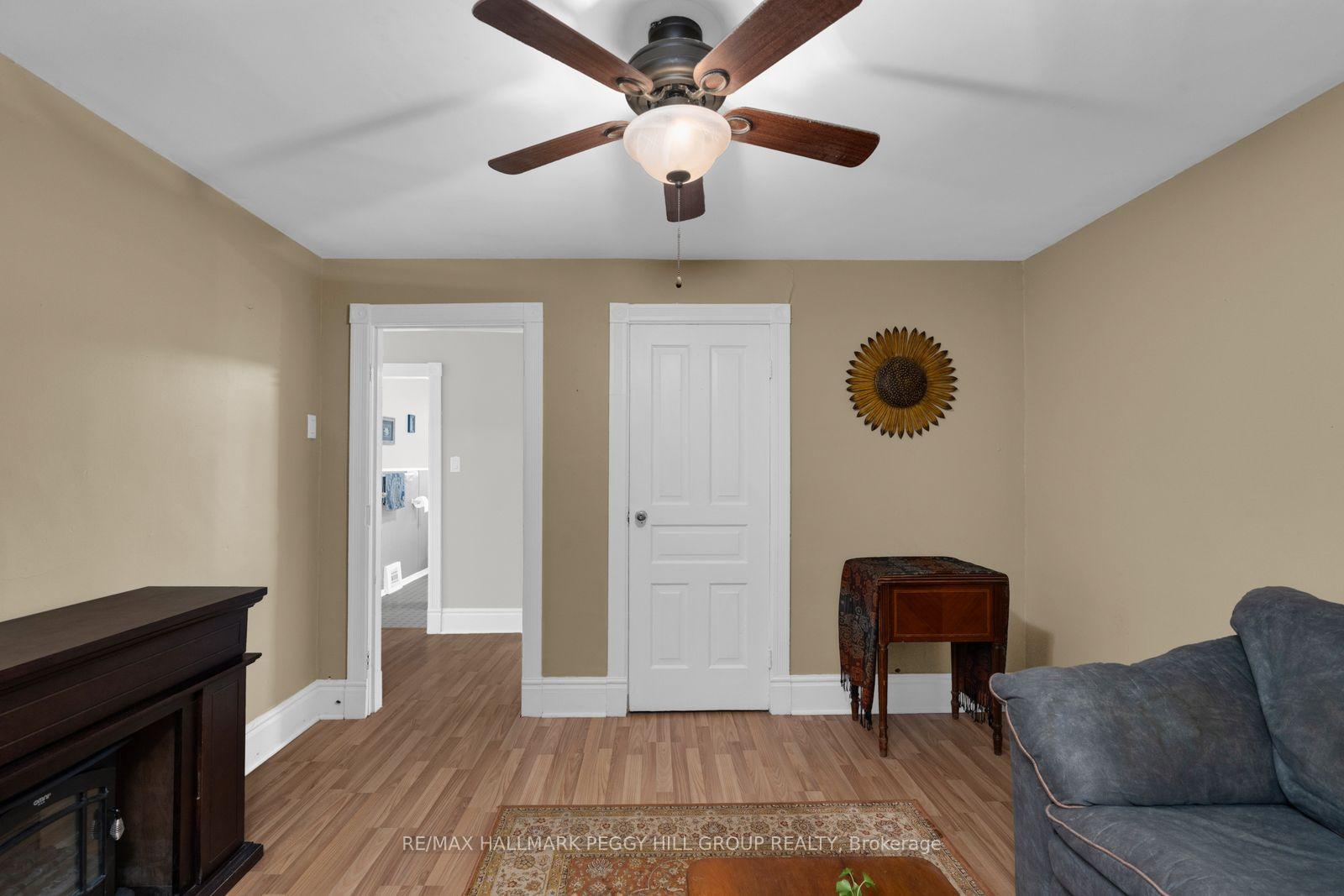 Photo 13 of 48 Brock Street, Barrie, Sanford — HOMEH