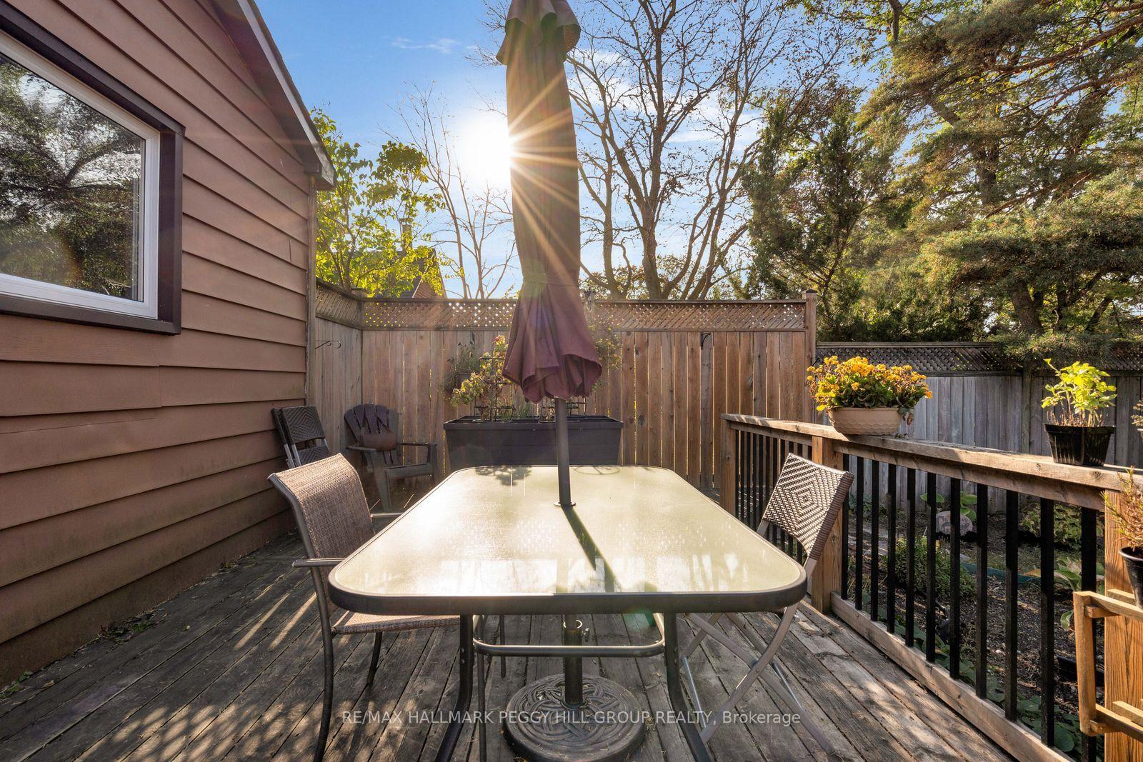Photo 18 of 48 Brock Street, Barrie, Sanford — HOMEH