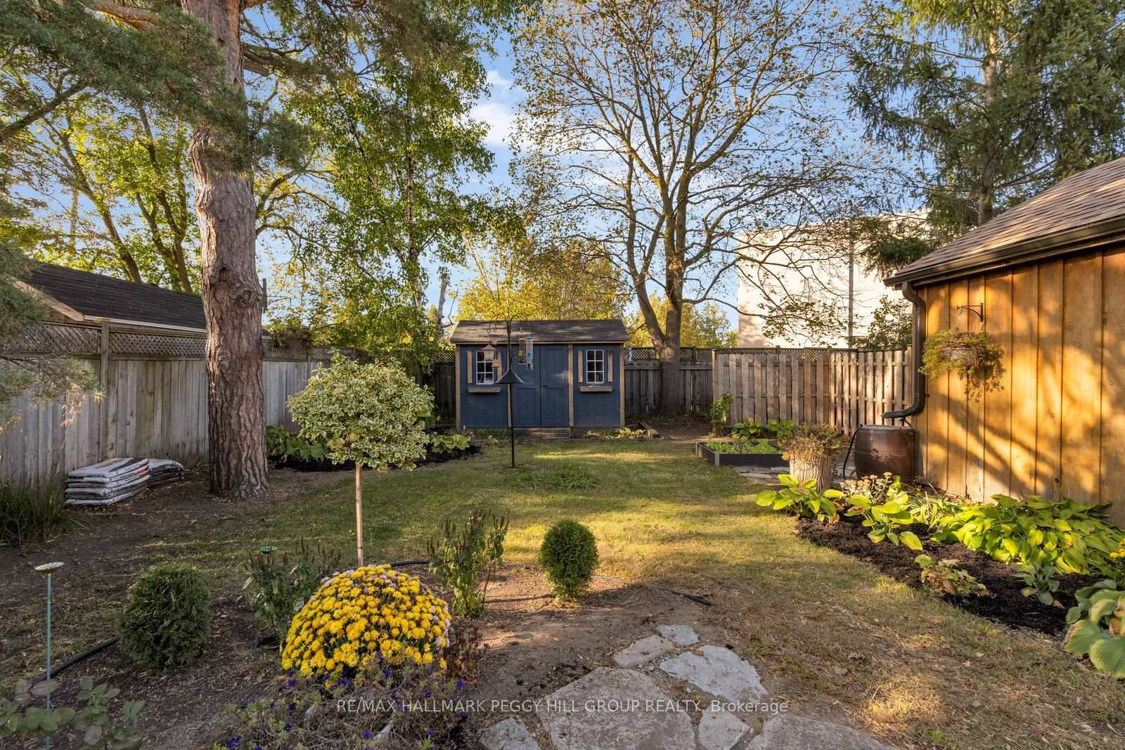 Photo 20 of 48 Brock Street, Barrie, Sanford — HOMEH