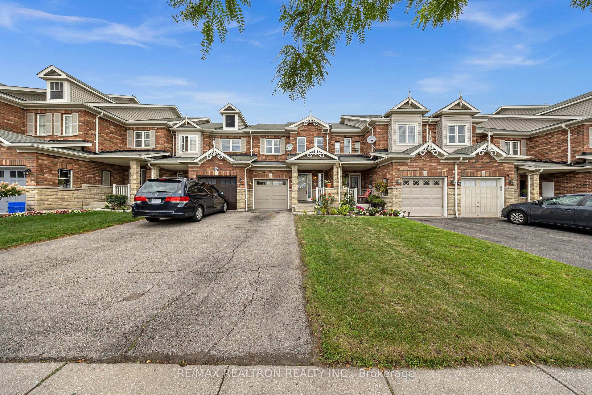 Photo 39 of 95 Beer Crescent, Ajax, South East — HOMEH