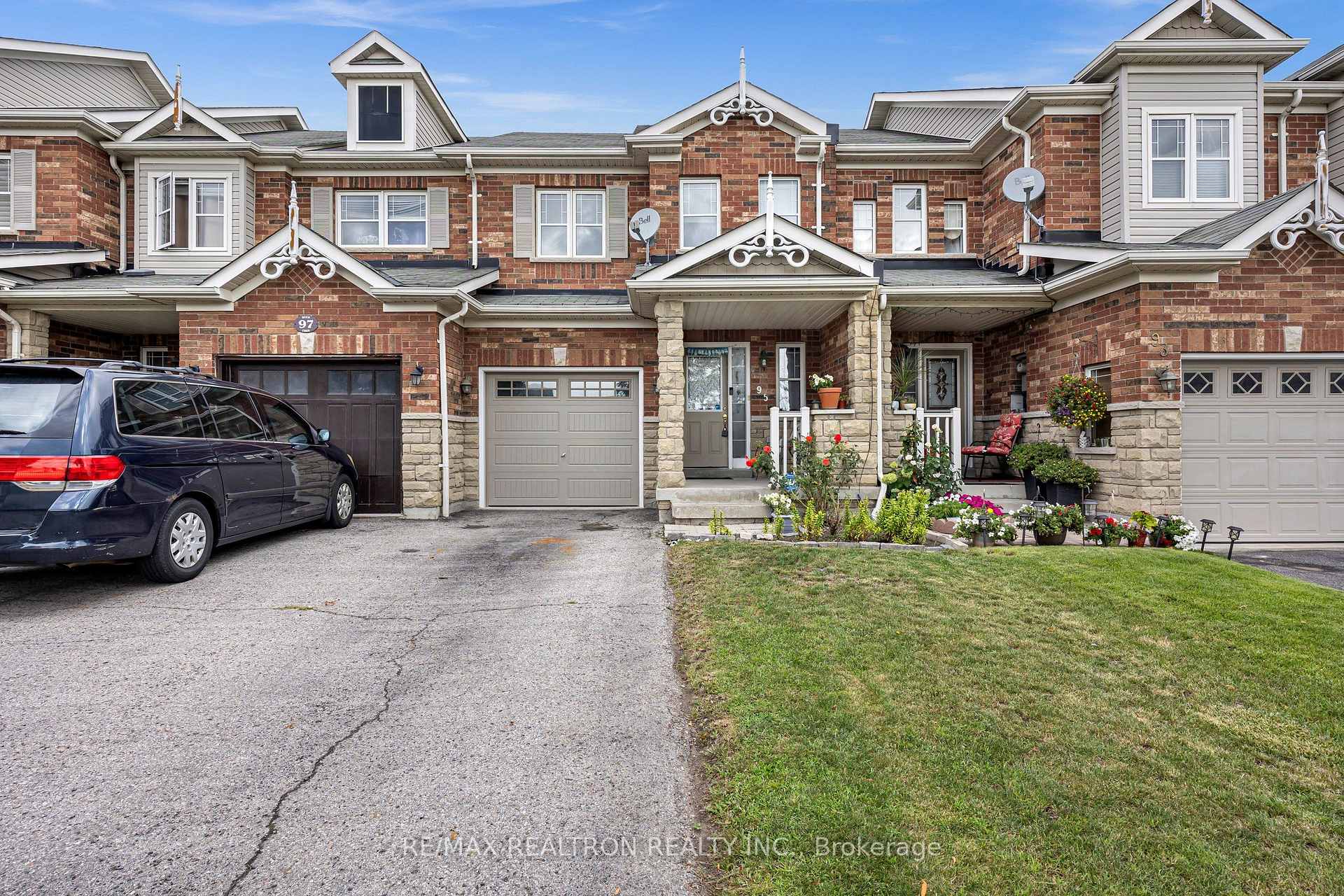 Photo 47 of 95 Beer Crescent, Ajax, South East — HOMEH