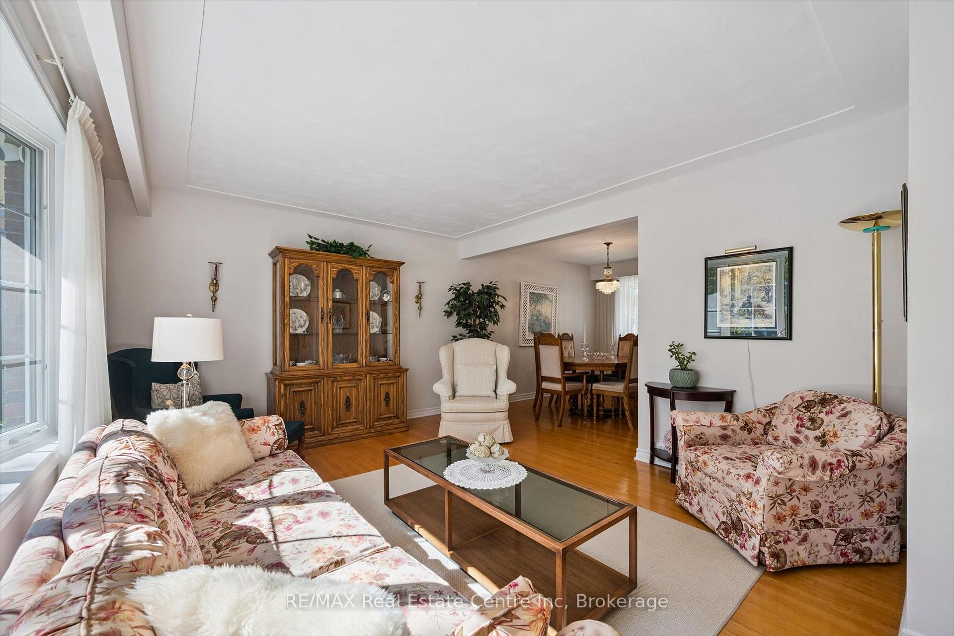 Photo 8 of 47 Lambert Crescent, Guelph, Dovercliffe Park/Old University — HOMEH