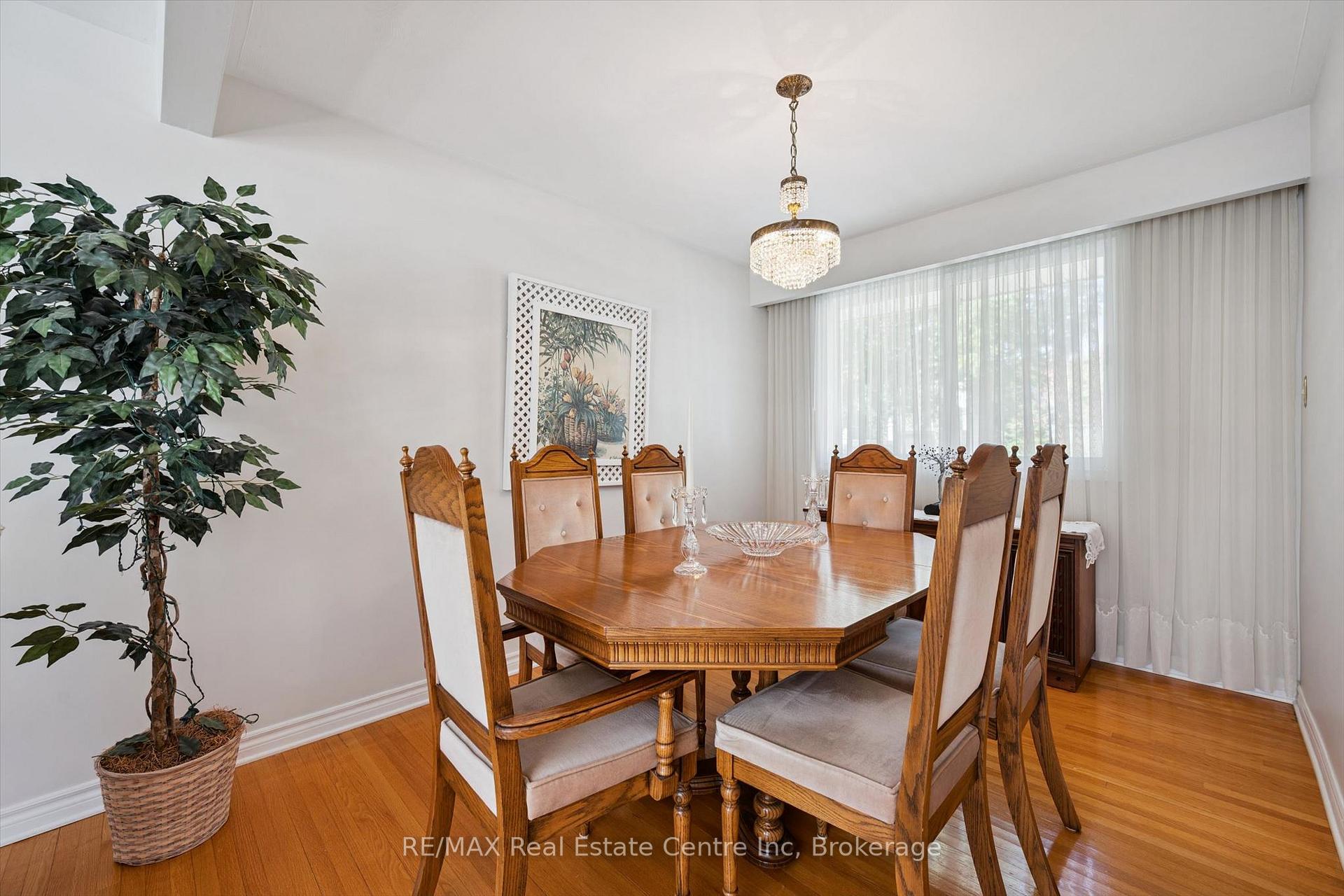Photo 9 of 47 Lambert Crescent, Guelph, Dovercliffe Park/Old University — HOMEH