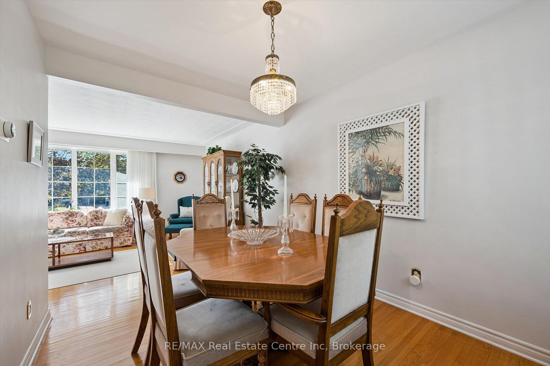 Photo 10 of 47 Lambert Crescent, Guelph, Dovercliffe Park/Old University — HOMEH