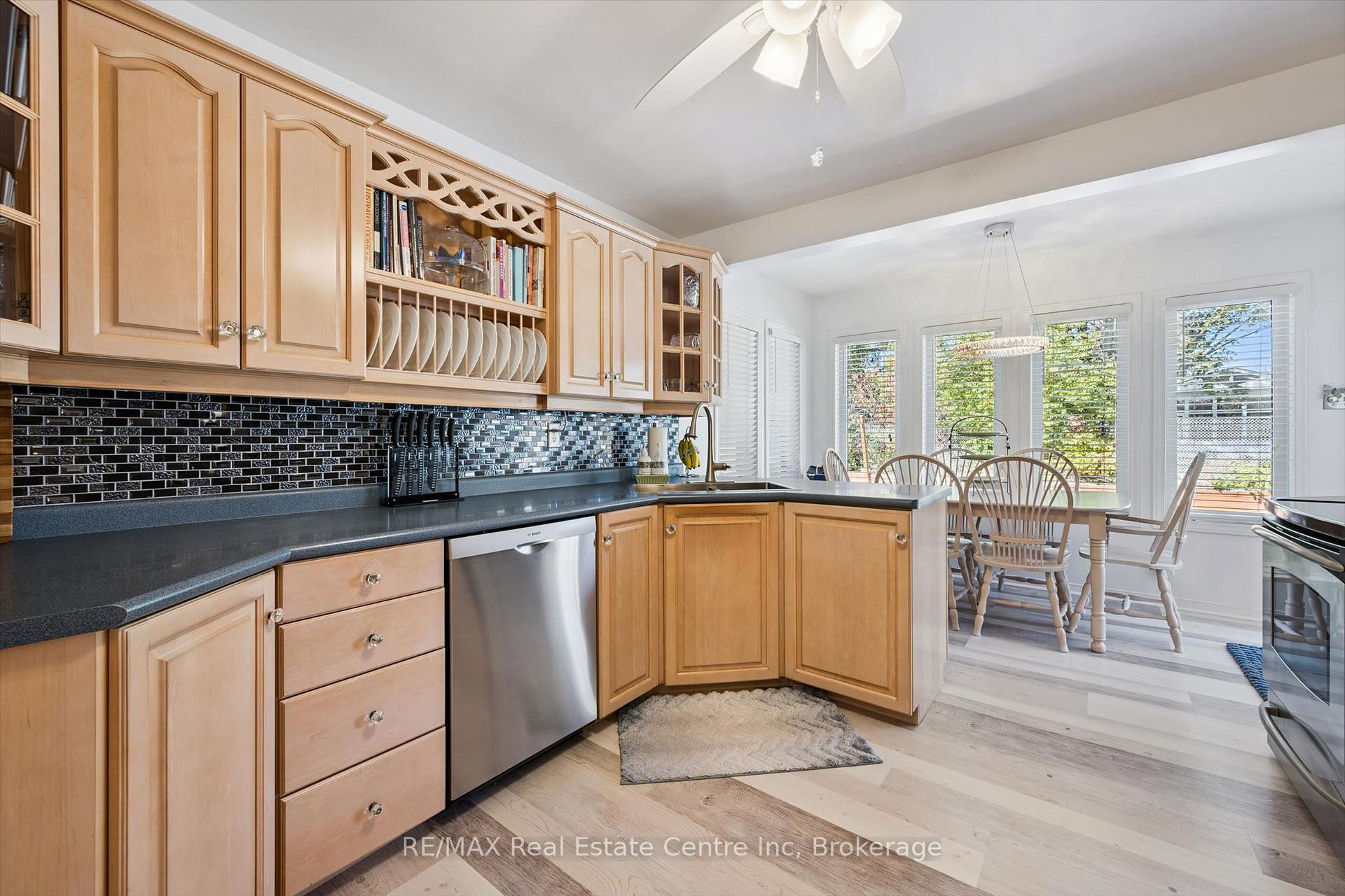 Photo 11 of 47 Lambert Crescent, Guelph, Dovercliffe Park/Old University — HOMEH