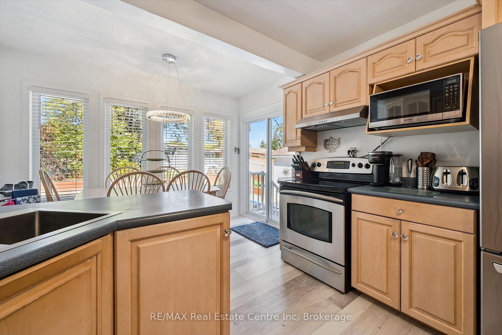 Photo 13 of 47 Lambert Crescent, Guelph, Dovercliffe Park/Old University — HOMEH