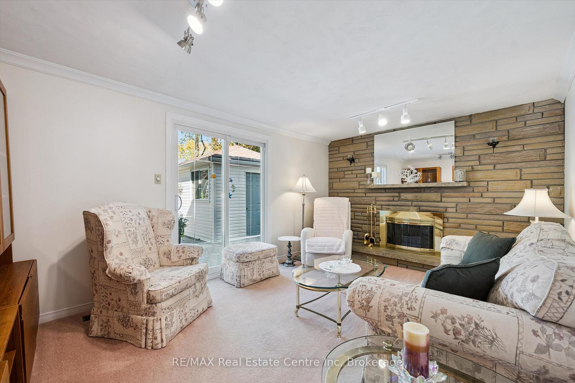 Photo 16 of 47 Lambert Crescent, Guelph, Dovercliffe Park/Old University — HOMEH