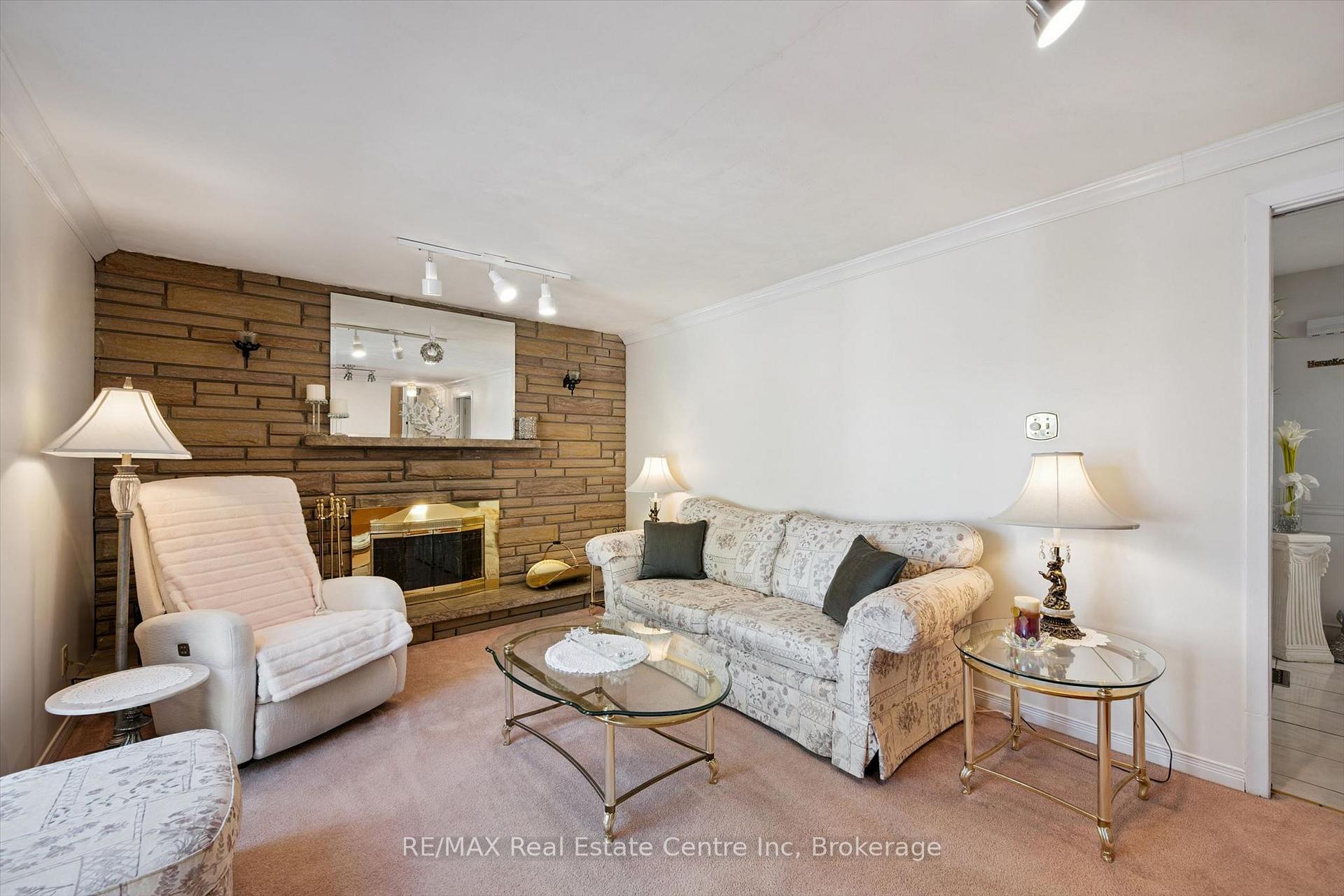 Photo 17 of 47 Lambert Crescent, Guelph, Dovercliffe Park/Old University — HOMEH