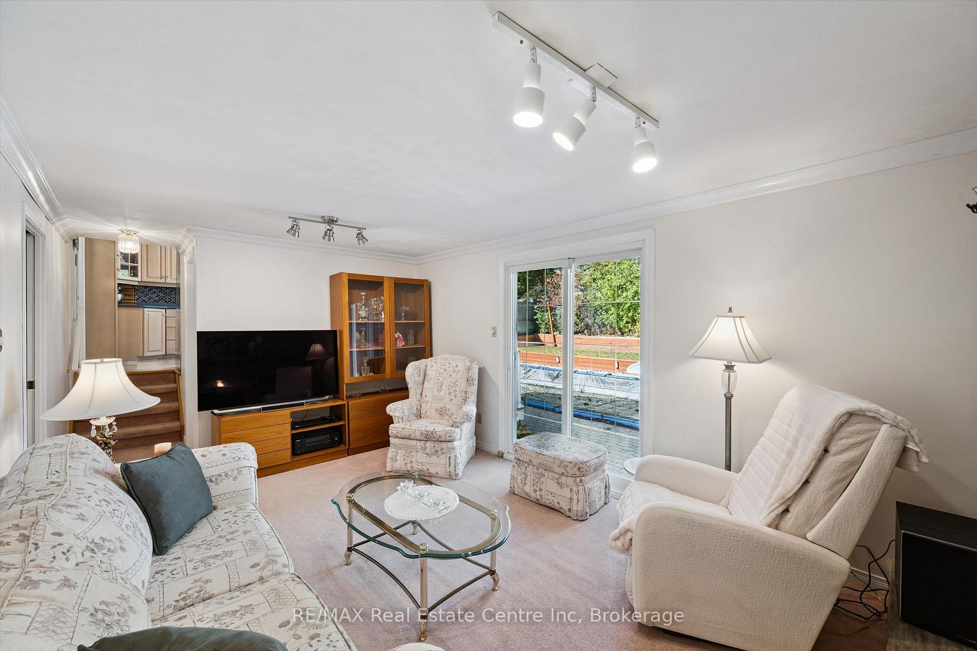 Photo 18 of 47 Lambert Crescent, Guelph, Dovercliffe Park/Old University — HOMEH